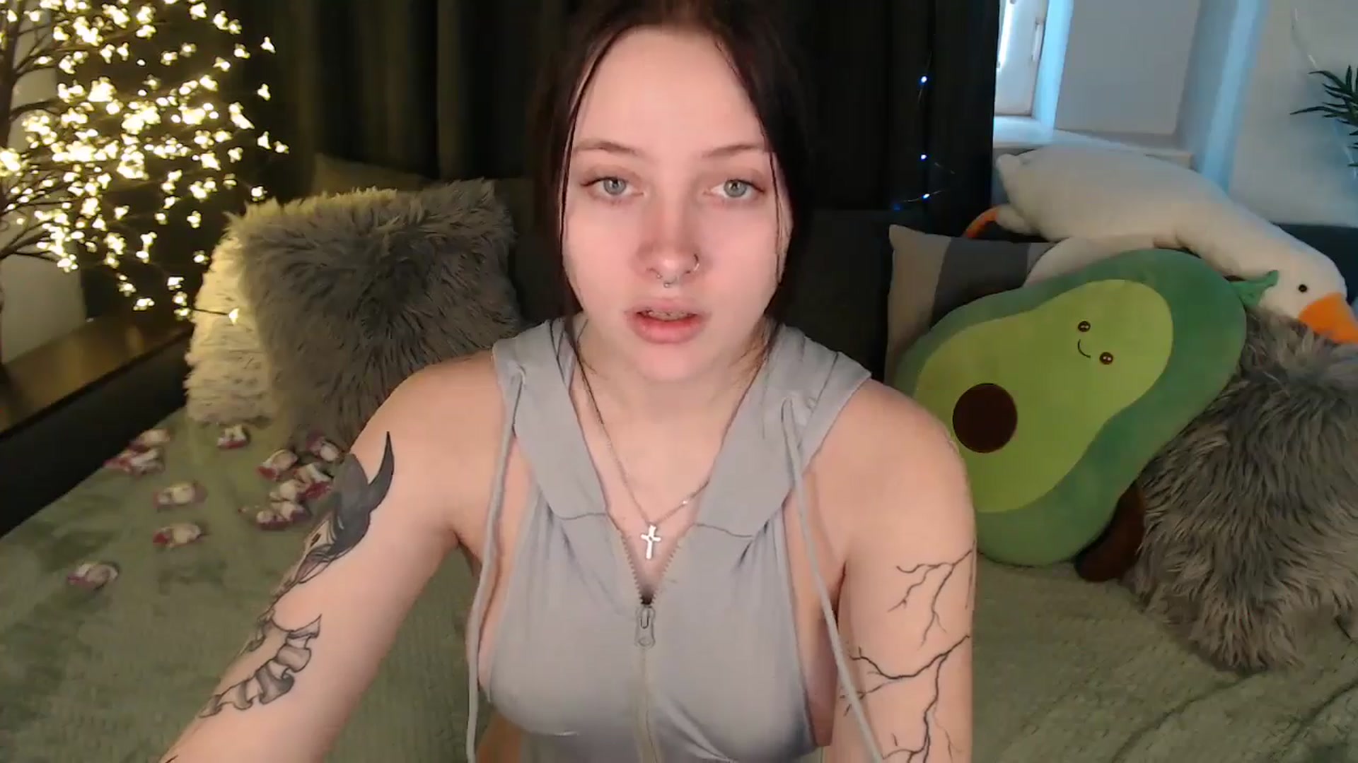 Gallery image thumbnail from AmyWard's myfreecams stream on, 01/21/2026, 11:22 image 5 of 20