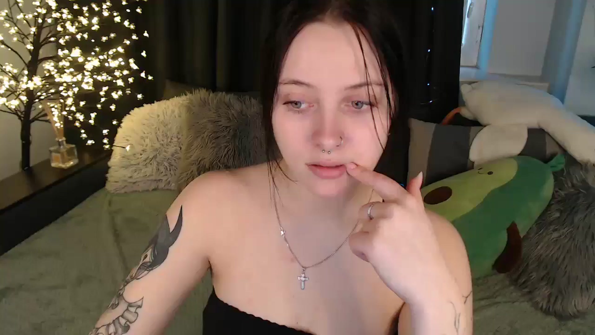 Gallery image thumbnail from AmyWard's myfreecams stream on, 01/23/2026, 12:46 image 15 of 20