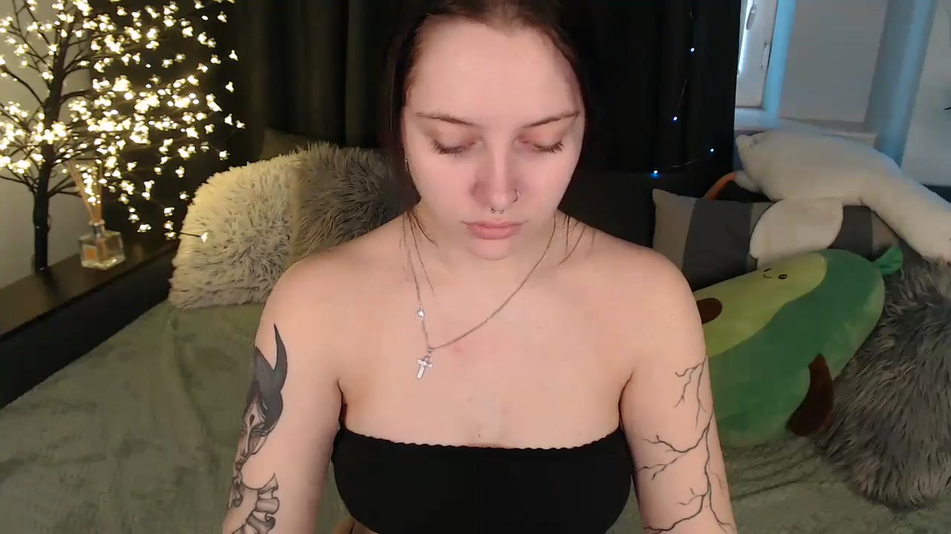 Gallery image thumbnail from AmyWard's myfreecams stream on, 01/23/2026, 12:46 image 12 of 20