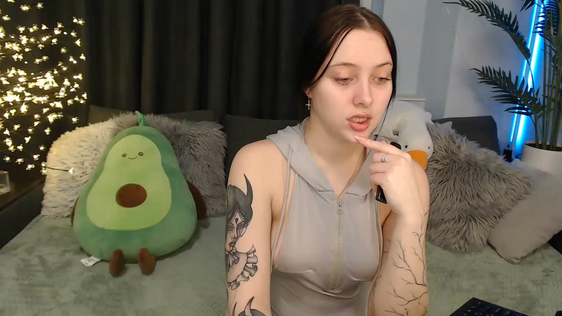 Gallery image thumbnail from AmyWard's myfreecams stream on, 01/25/2026, 10:44 image 6 of 20