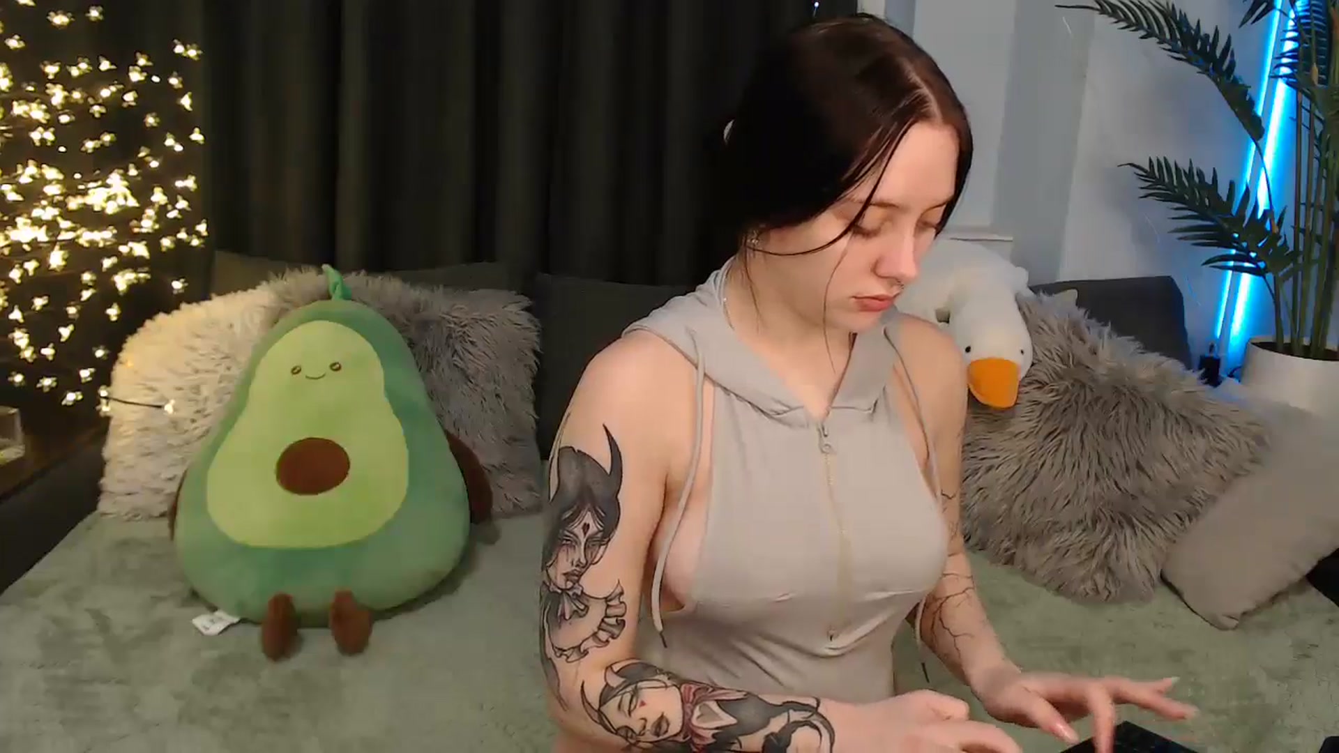 Gallery image thumbnail from AmyWard's myfreecams stream on, 01/25/2026, 10:44 image 10 of 20