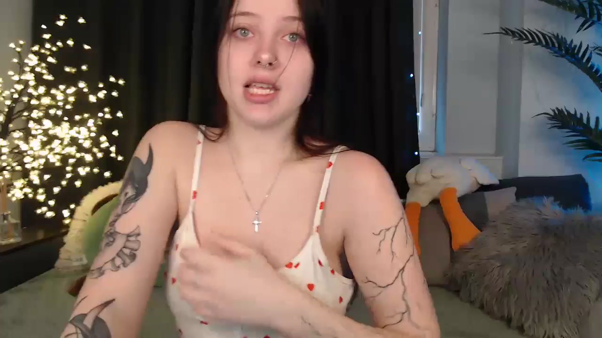 Gallery image thumbnail from AmyWard's myfreecams stream on, 01/27/2026, 10:15 image 1 of 20