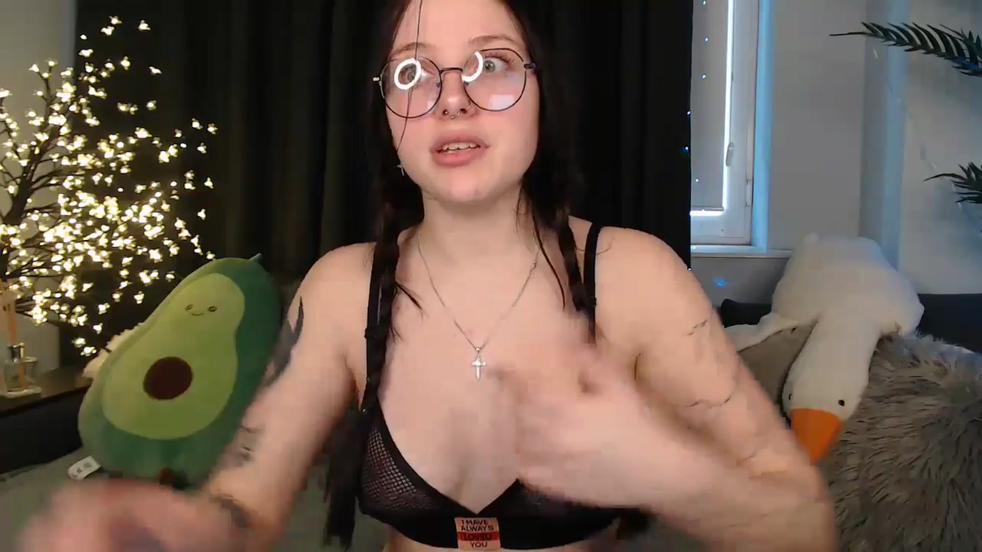 Gallery image thumbnail from AmyWard's myfreecams stream on, 01/28/2026, 12:15 image 18 of 20