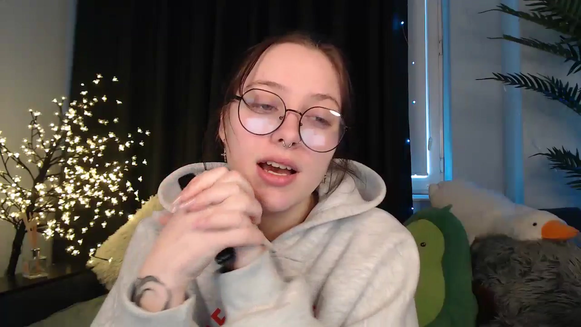 Gallery image thumbnail from AmyWard's myfreecams stream on, 02/01/2026, 11:45 image 18 of 20
