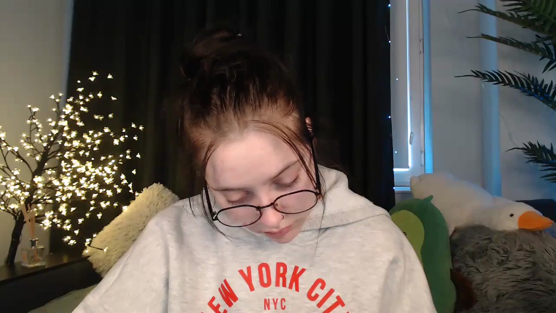 Gallery image thumbnail from AmyWard's myfreecams stream on, 02/01/2026, 11:45 image 2 of 20