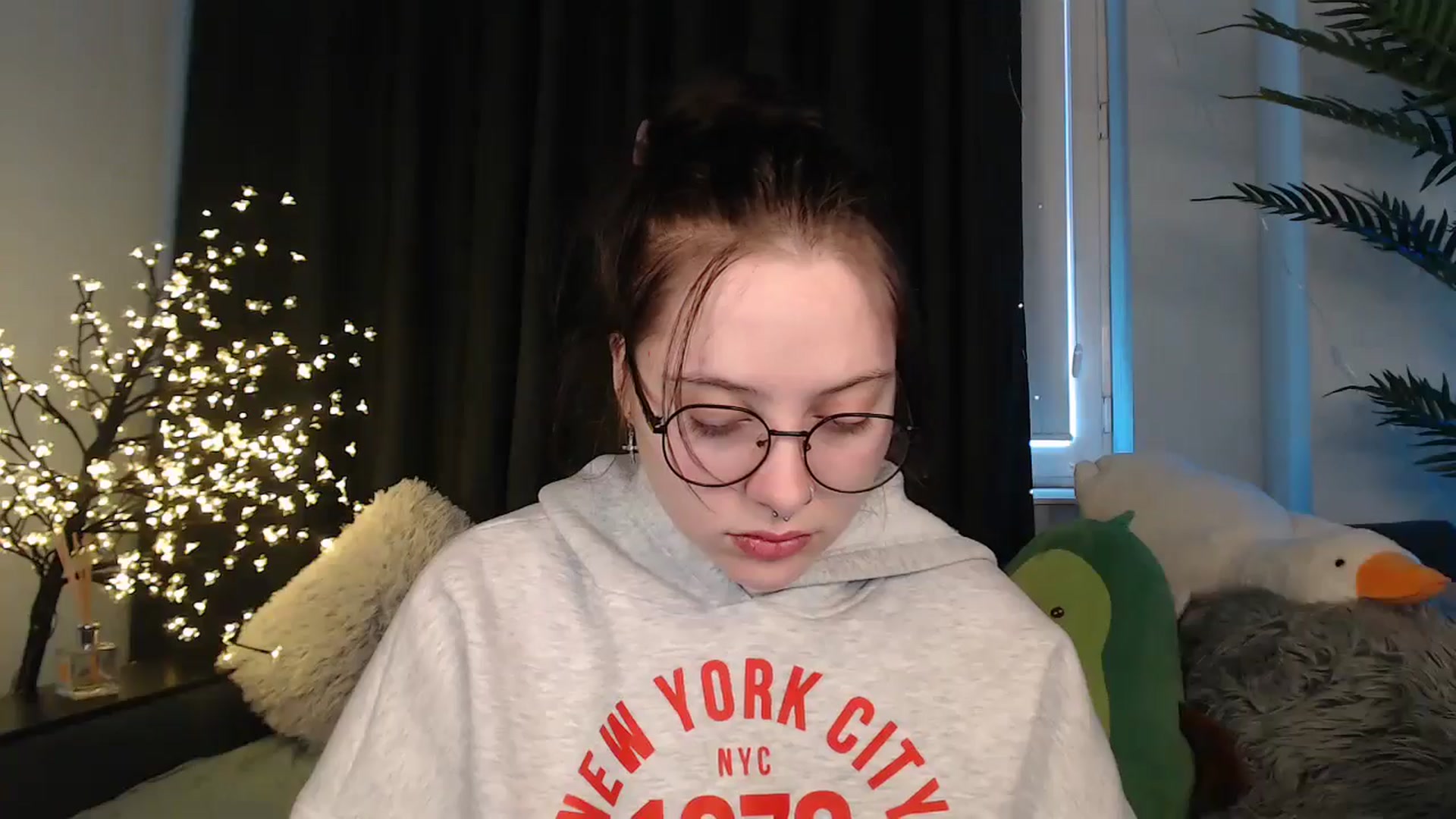 Gallery image thumbnail from AmyWard's myfreecams stream on, 02/01/2026, 11:45 image 3 of 20