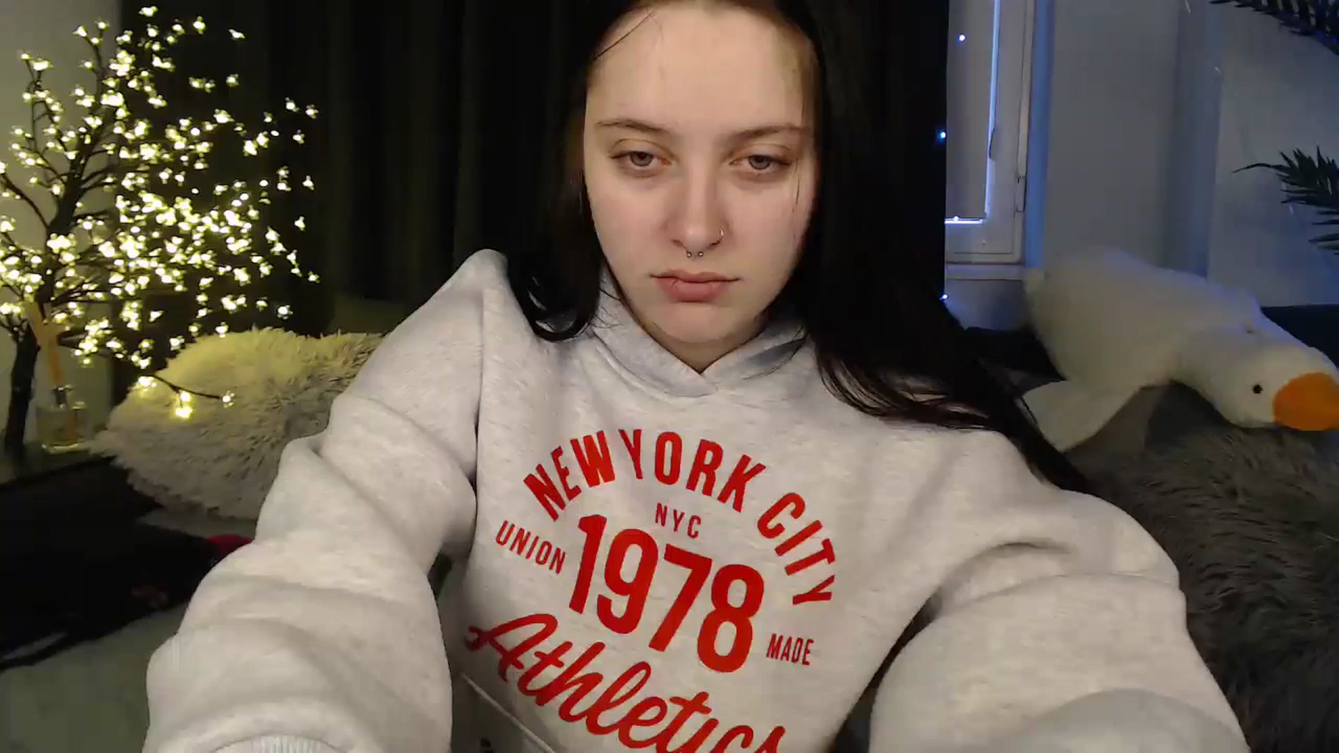 Gallery image thumbnail from AmyWard's myfreecams stream on, 02/02/2026, 14:50 image 6 of 20