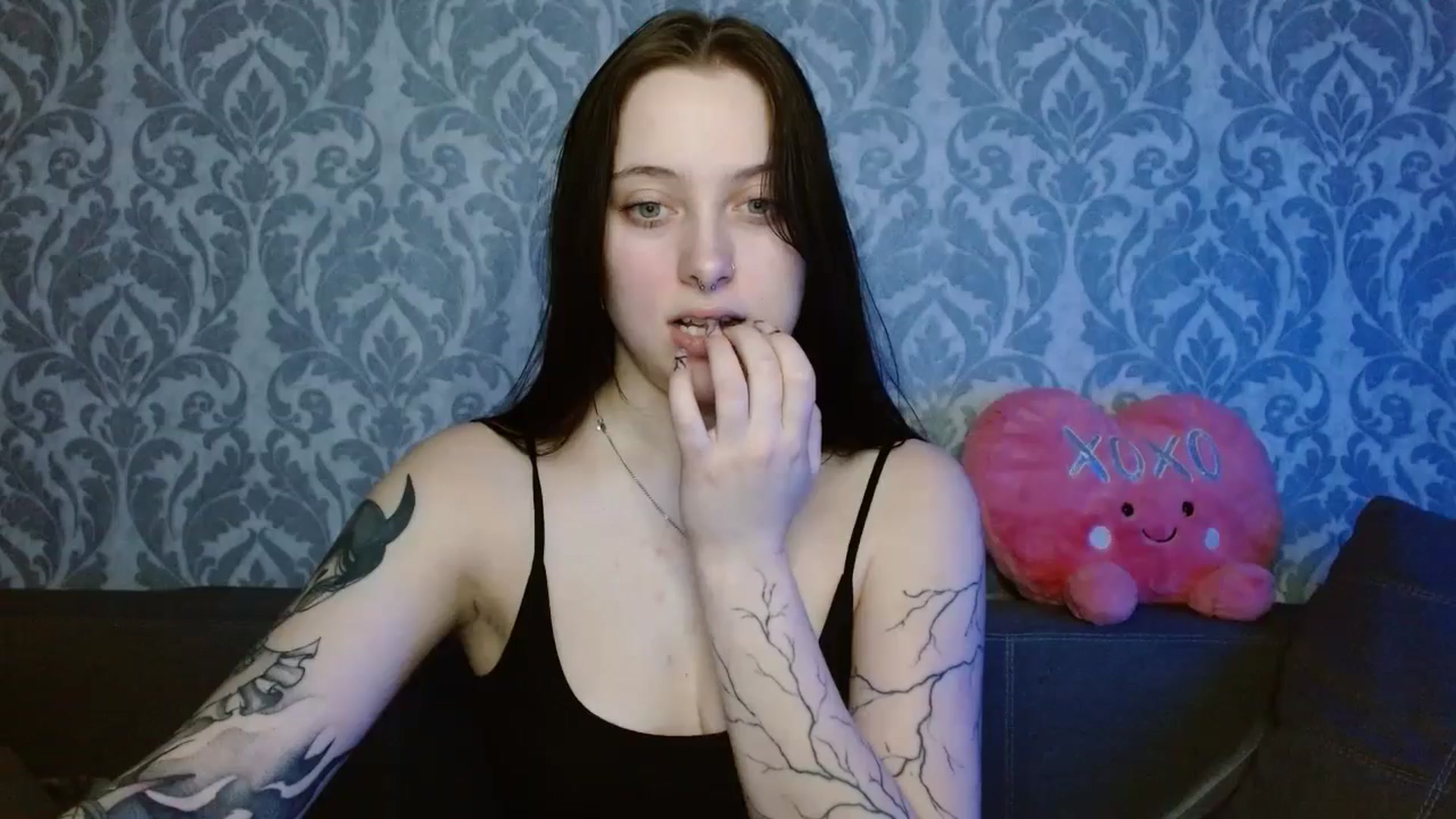 Gallery image thumbnail from AmyWard's myfreecams stream on, 03/03/2026, 13:01 image 13 of 20