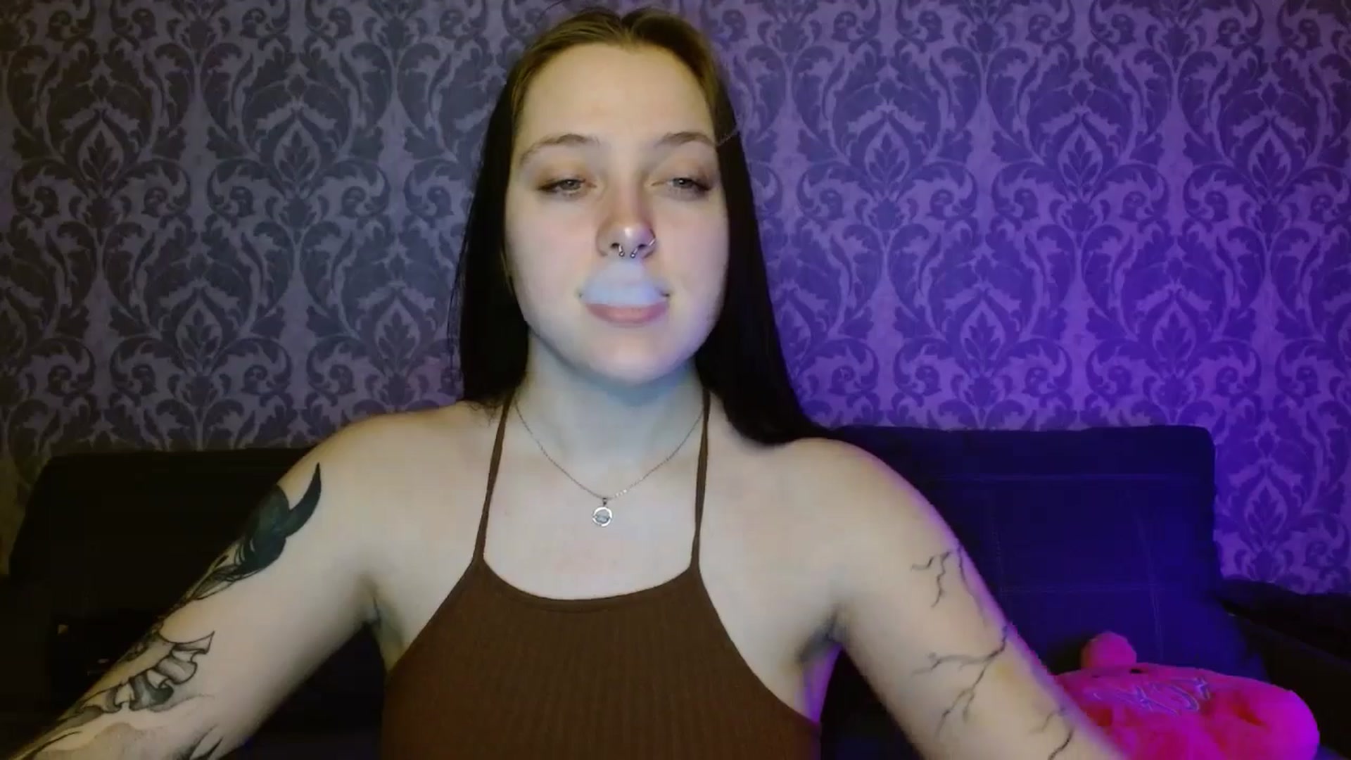 Gallery image thumbnail from AmyWard's myfreecams stream on, 04/06/2026, 12:12 image 2 of 20