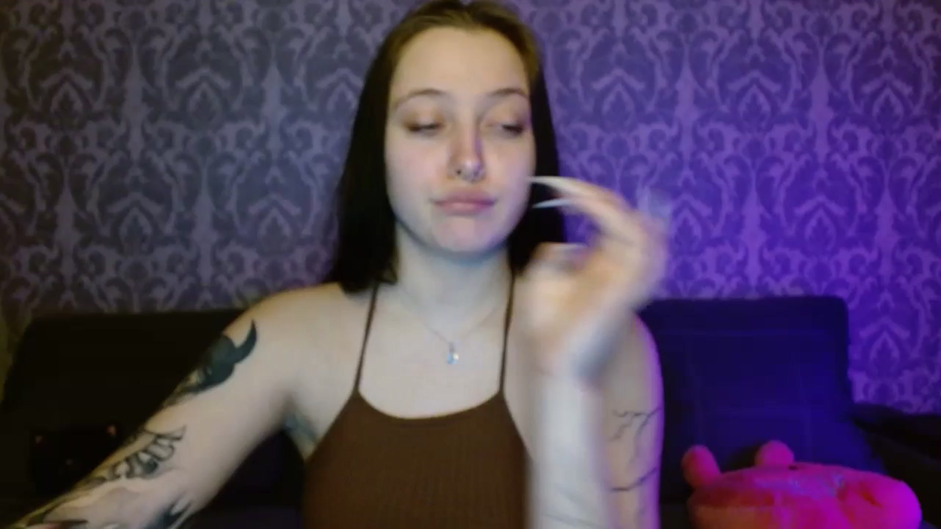 Gallery image thumbnail from AmyWard's myfreecams stream on, 04/06/2026, 12:12 image 17 of 20