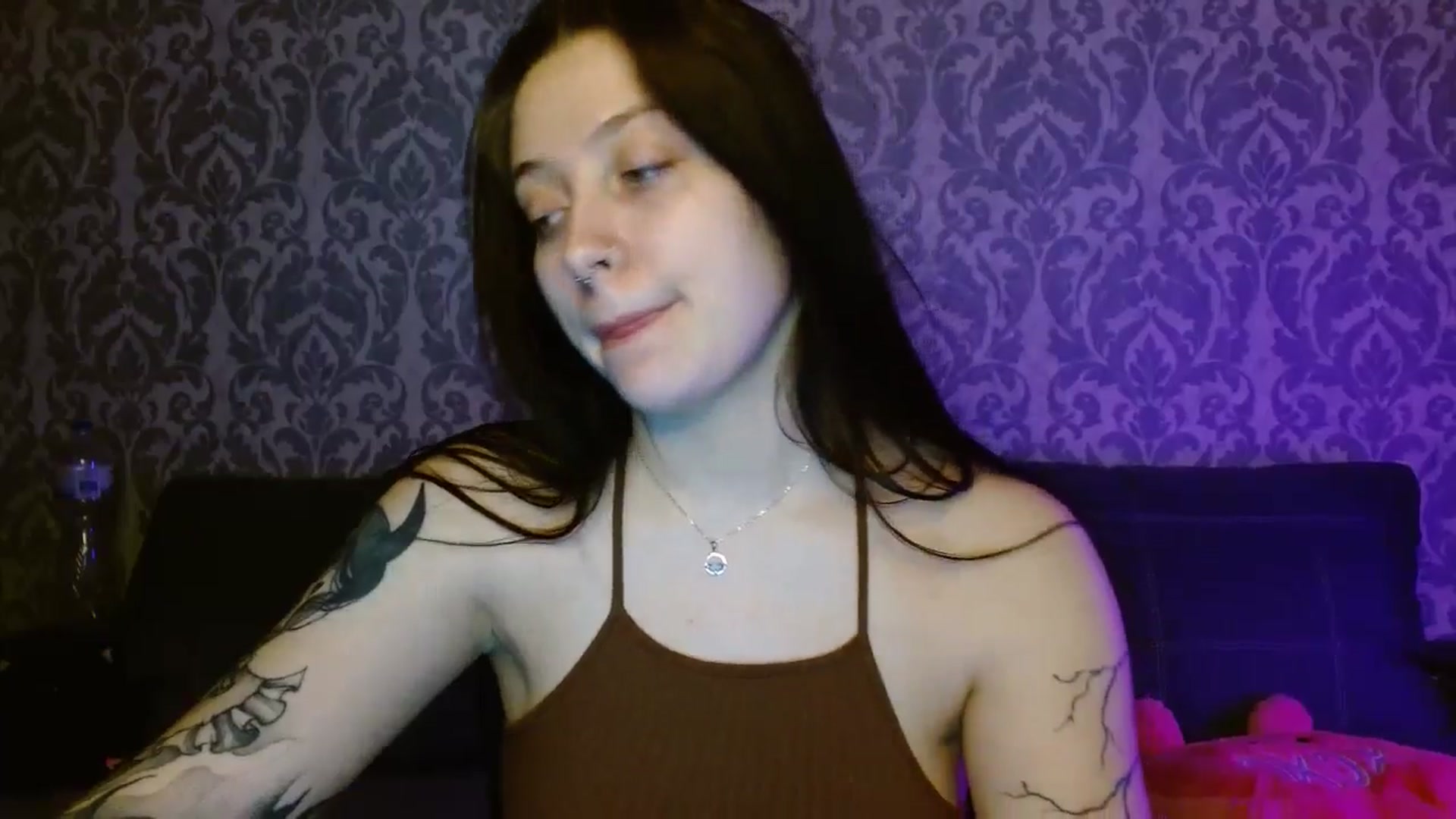 Gallery image thumbnail from AmyWard's myfreecams stream on, 04/06/2026, 13:07 image 13 of 20
