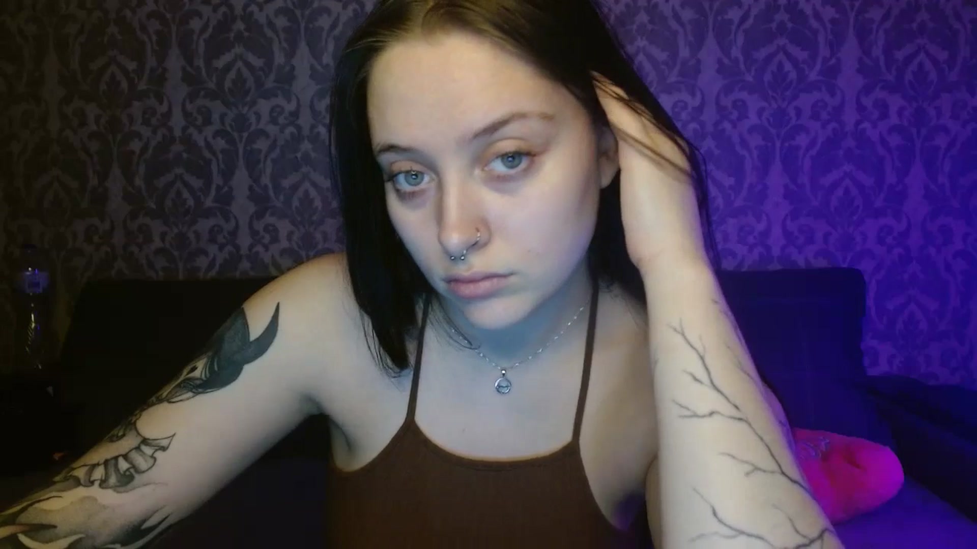 Gallery image thumbnail from AmyWard's myfreecams stream on, 04/06/2026, 14:03 image 4 of 20