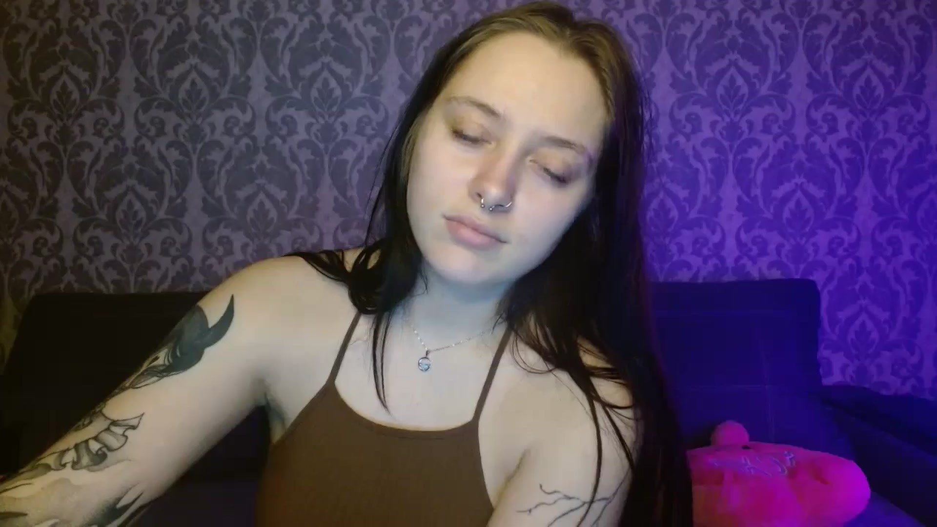 Gallery image thumbnail from AmyWard's myfreecams stream on, 04/06/2026, 14:03 image 9 of 20