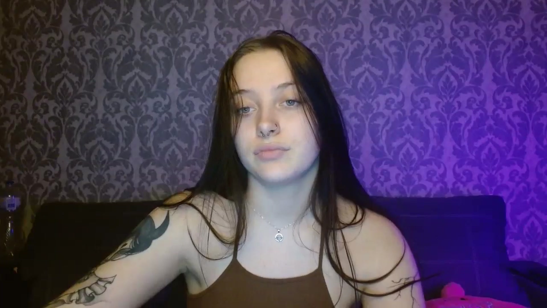 Gallery image thumbnail from AmyWard's myfreecams stream on, 04/06/2026, 14:03 image 15 of 20
