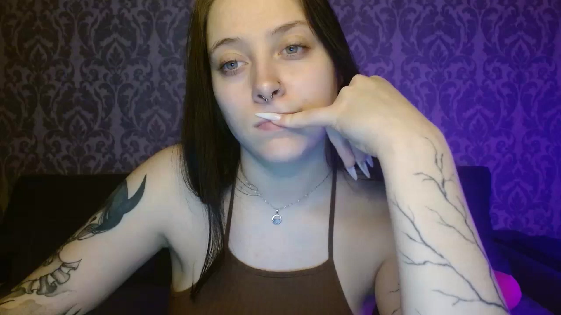 Gallery image thumbnail from AmyWard's myfreecams stream on, 04/06/2026, 14:03 image 6 of 20