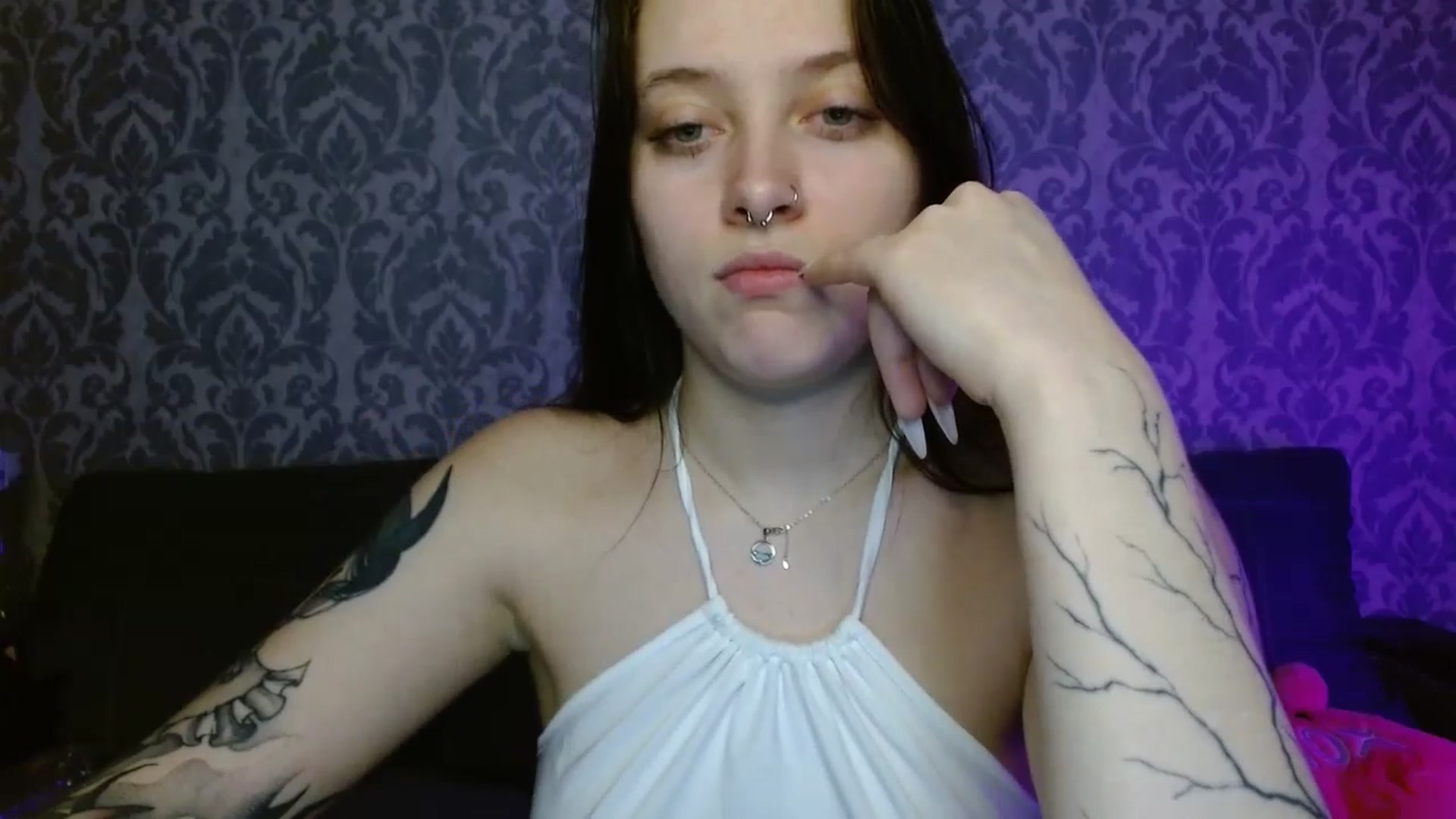 Gallery image thumbnail from AmyWard's myfreecams stream on, 04/07/2026, 13:23 image 6 of 20