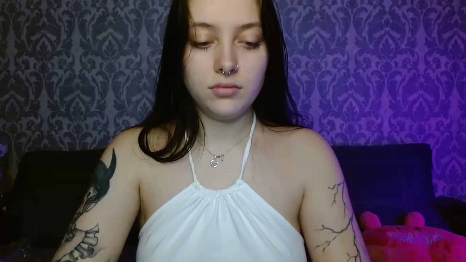 Gallery image thumbnail from AmyWard's myfreecams stream on, 04/07/2026, 13:23 image 4 of 20