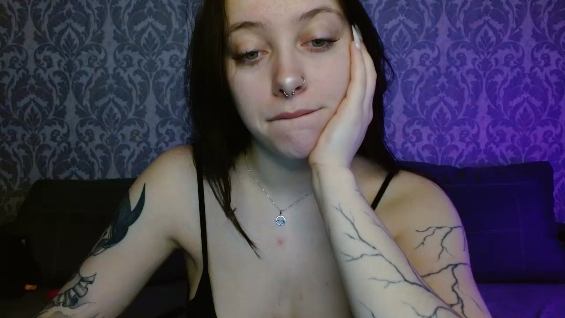 Gallery image thumbnail from AmyWard's myfreecams stream on, 04/09/2026, 09:39 image 1 of 20