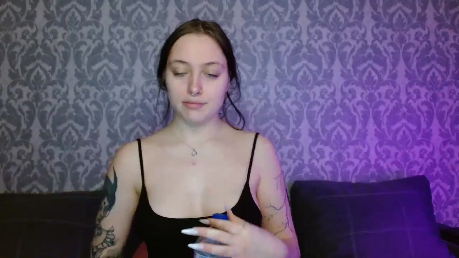 Gallery image thumbnail from AmyWard's myfreecams stream on, 04/09/2026, 12:22 image 7 of 20