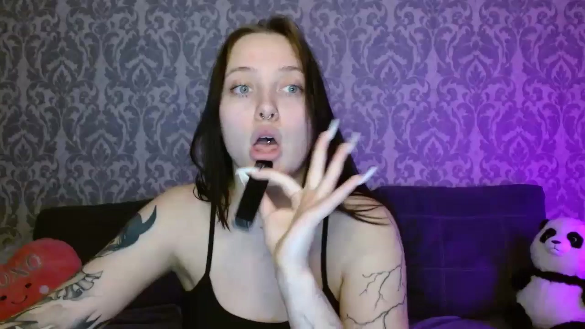 Gallery image thumbnail from AmyWard's myfreecams stream on, 04/18/2026, 14:01 image 11 of 20