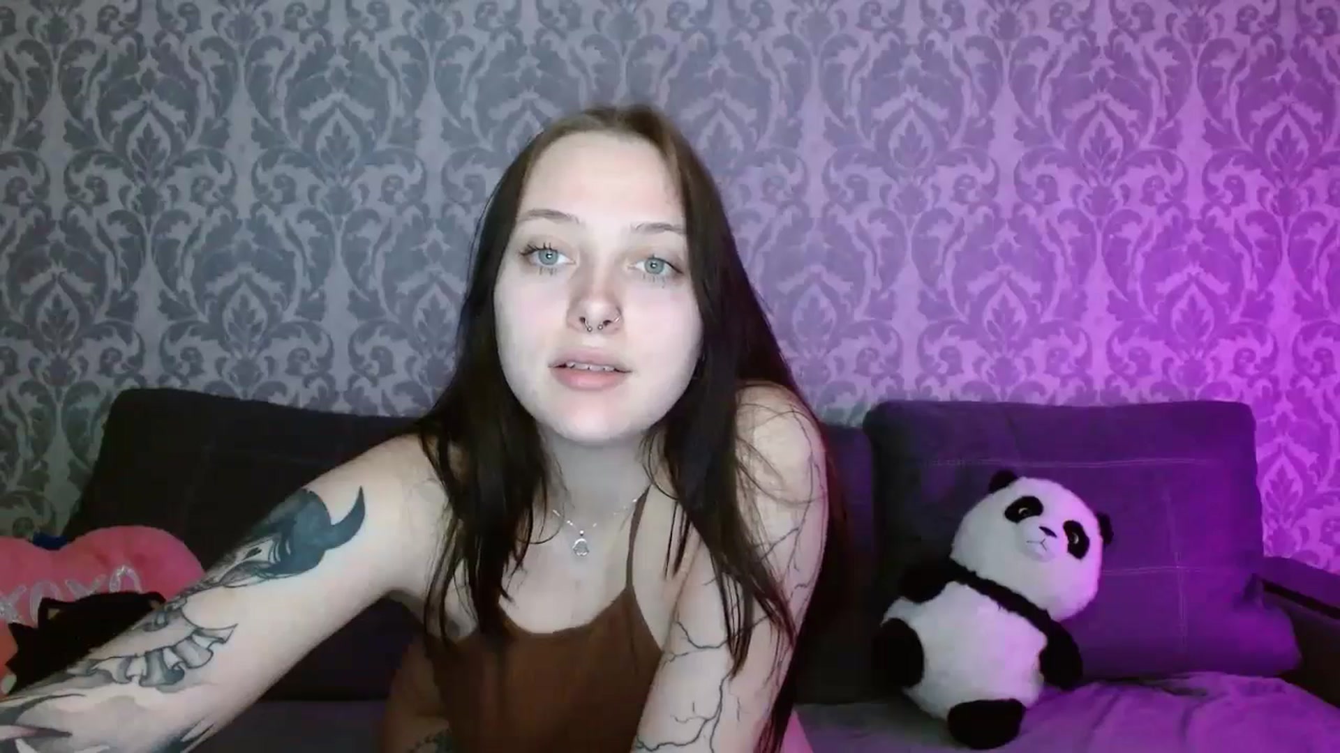 Gallery image thumbnail from AmyWard's myfreecams stream on, 04/19/2026, 10:17 image 18 of 20