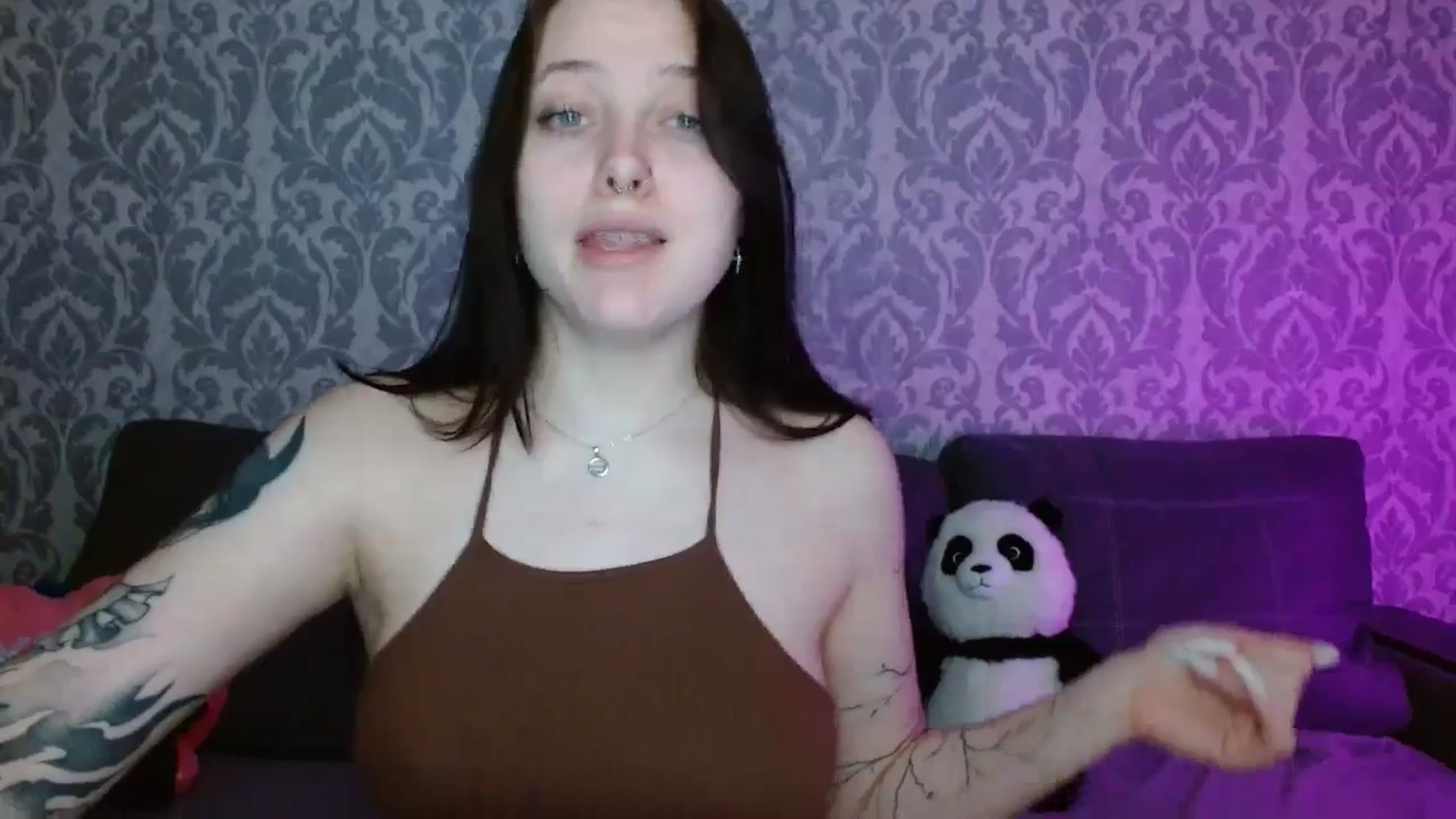 Gallery image thumbnail from AmyWard's myfreecams stream on, 04/19/2026, 10:17 image 16 of 20