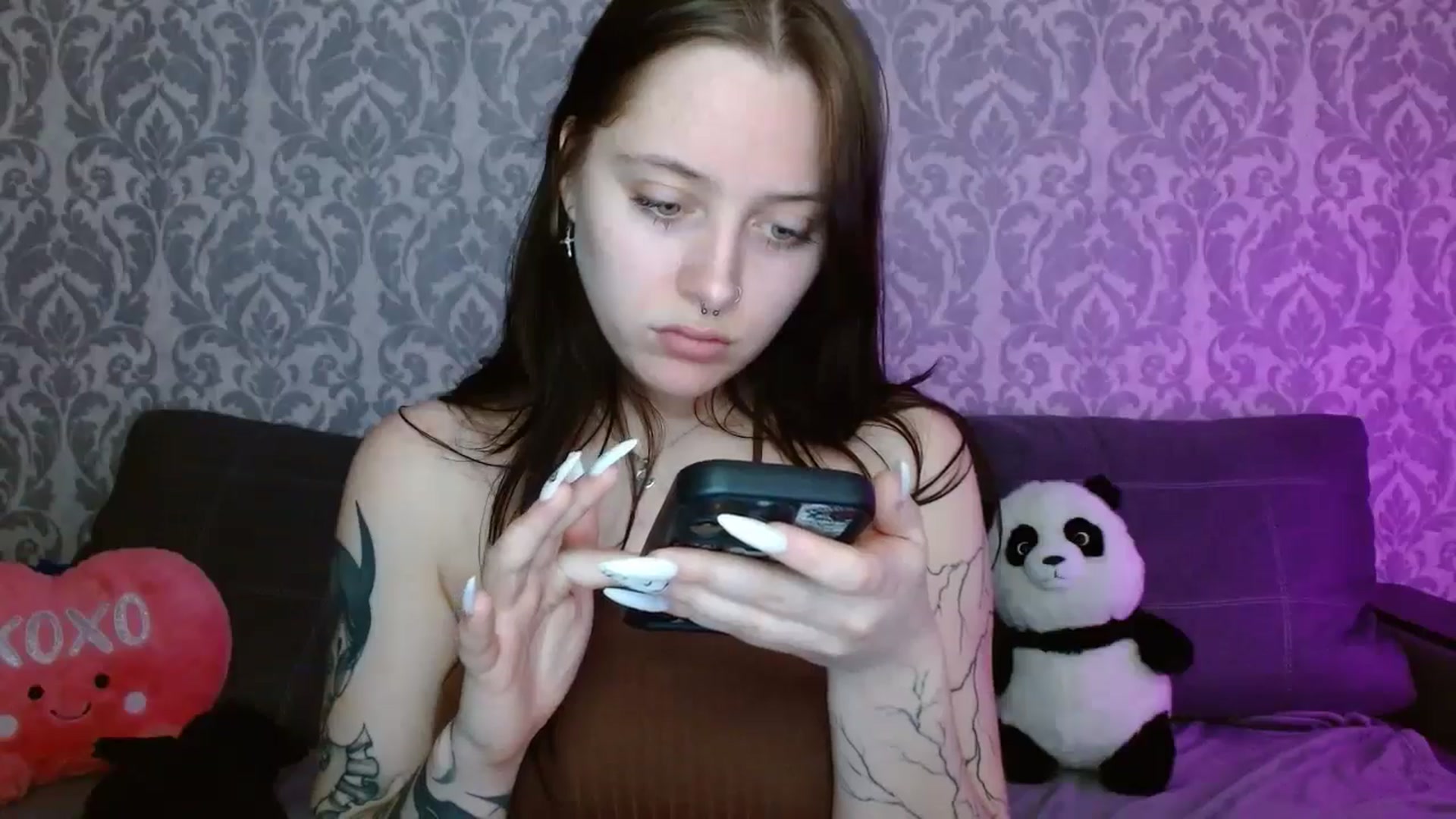 Gallery image thumbnail from AmyWard's myfreecams stream on, 04/19/2026, 13:08 image 2 of 20