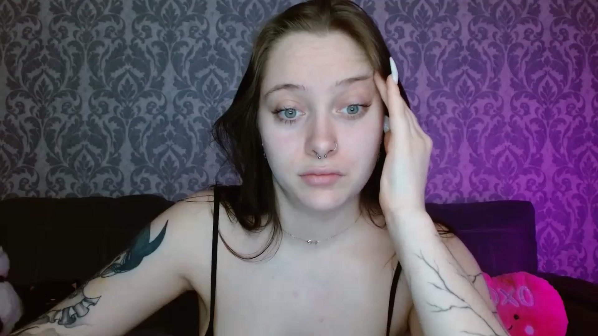 Gallery image thumbnail from AmyWard's myfreecams stream on, 04/21/2026, 10:43 image 9 of 20