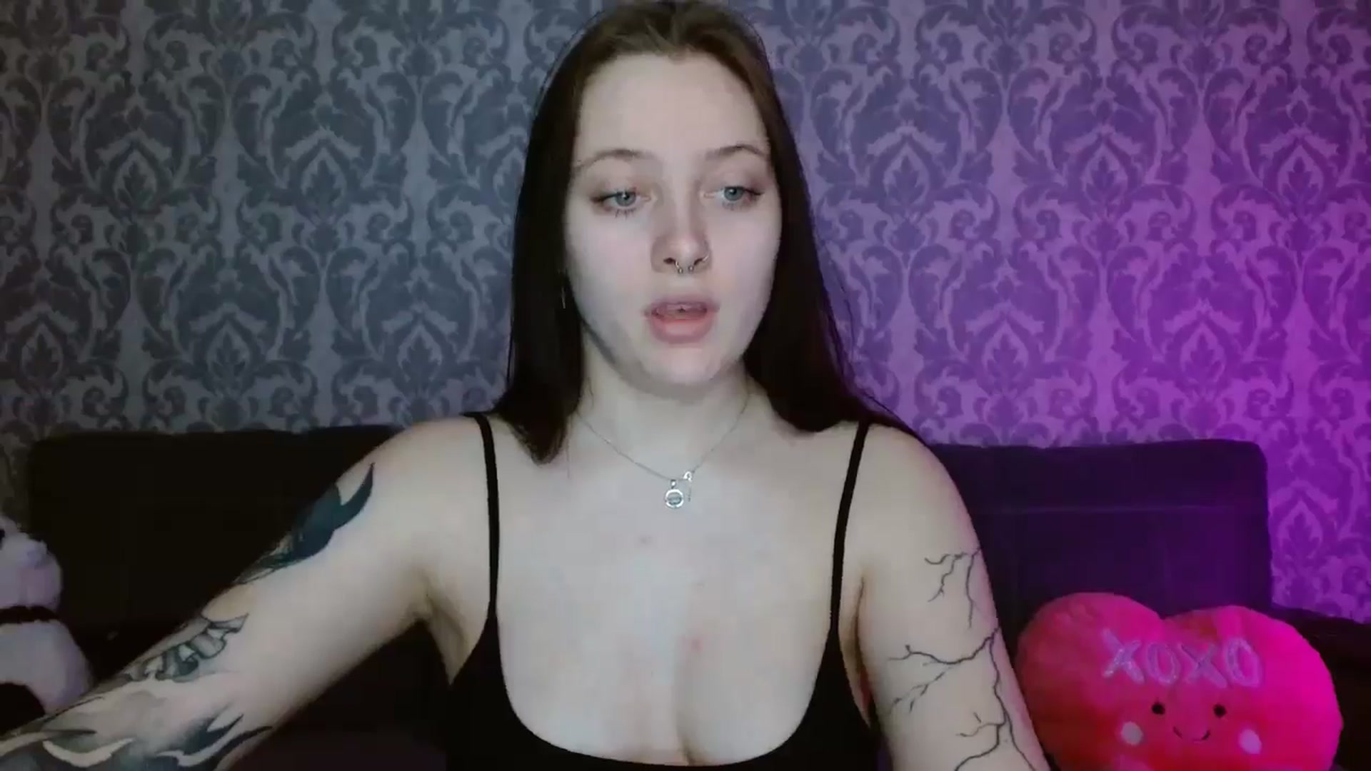 Gallery image thumbnail from AmyWard's myfreecams stream on, 04/21/2026, 12:05 image 4 of 20