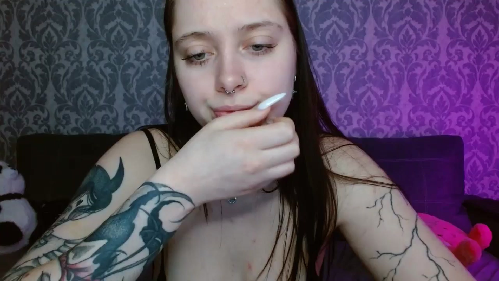 Gallery image thumbnail from AmyWard's myfreecams stream on, 04/21/2026, 14:03 image 1 of 20