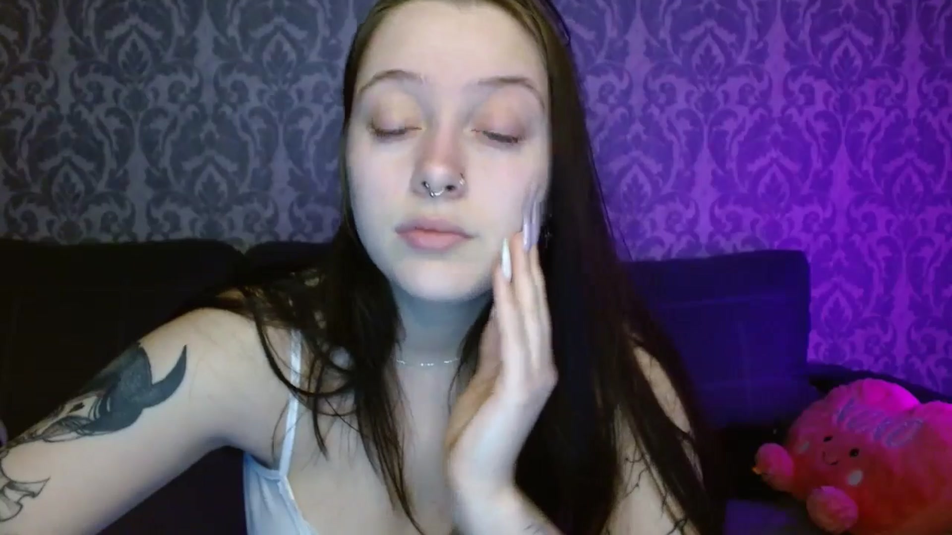 Gallery image thumbnail from AmyWard's myfreecams stream on, 05/01/2026, 15:07 image 17 of 20