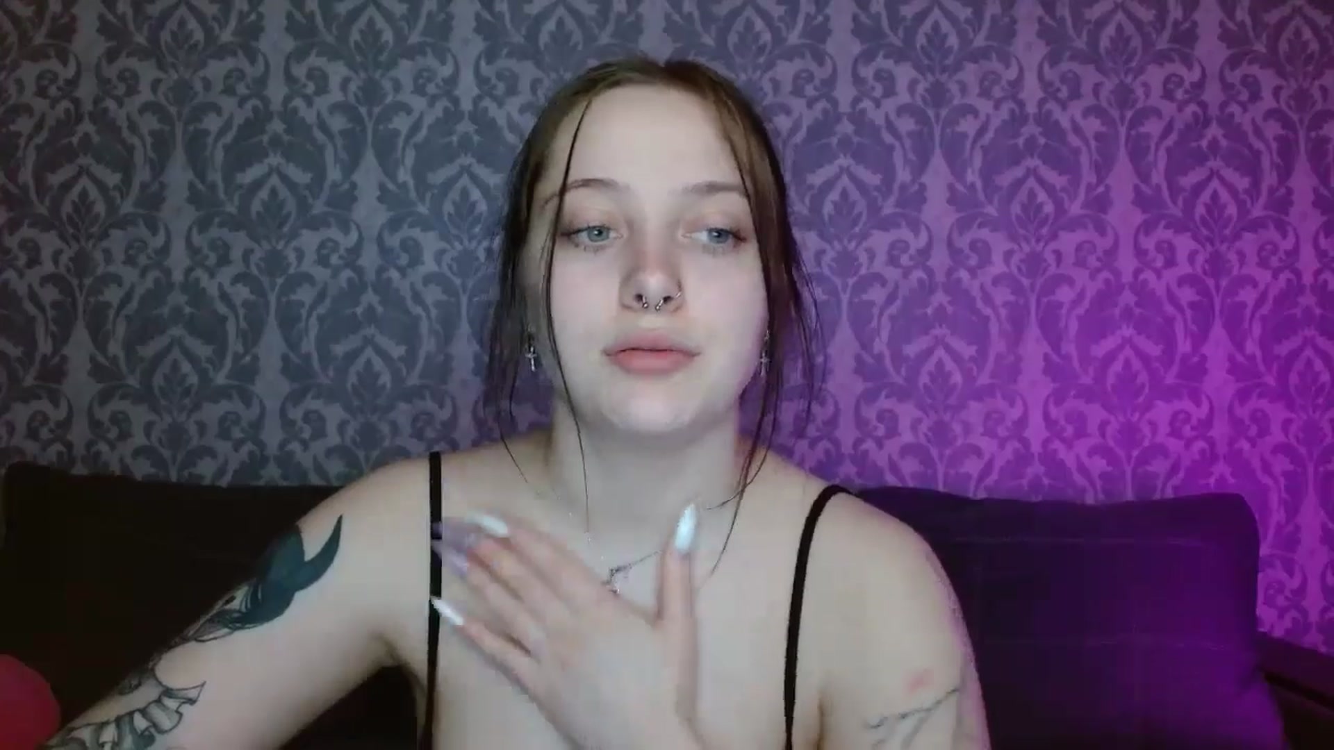Gallery image thumbnail from AmyWard's myfreecams stream on, 05/05/2026, 14:10 image 13 of 20