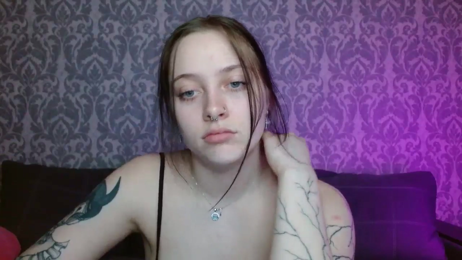 Gallery image thumbnail from AmyWard's myfreecams stream on, 05/05/2026, 14:10 image 18 of 20