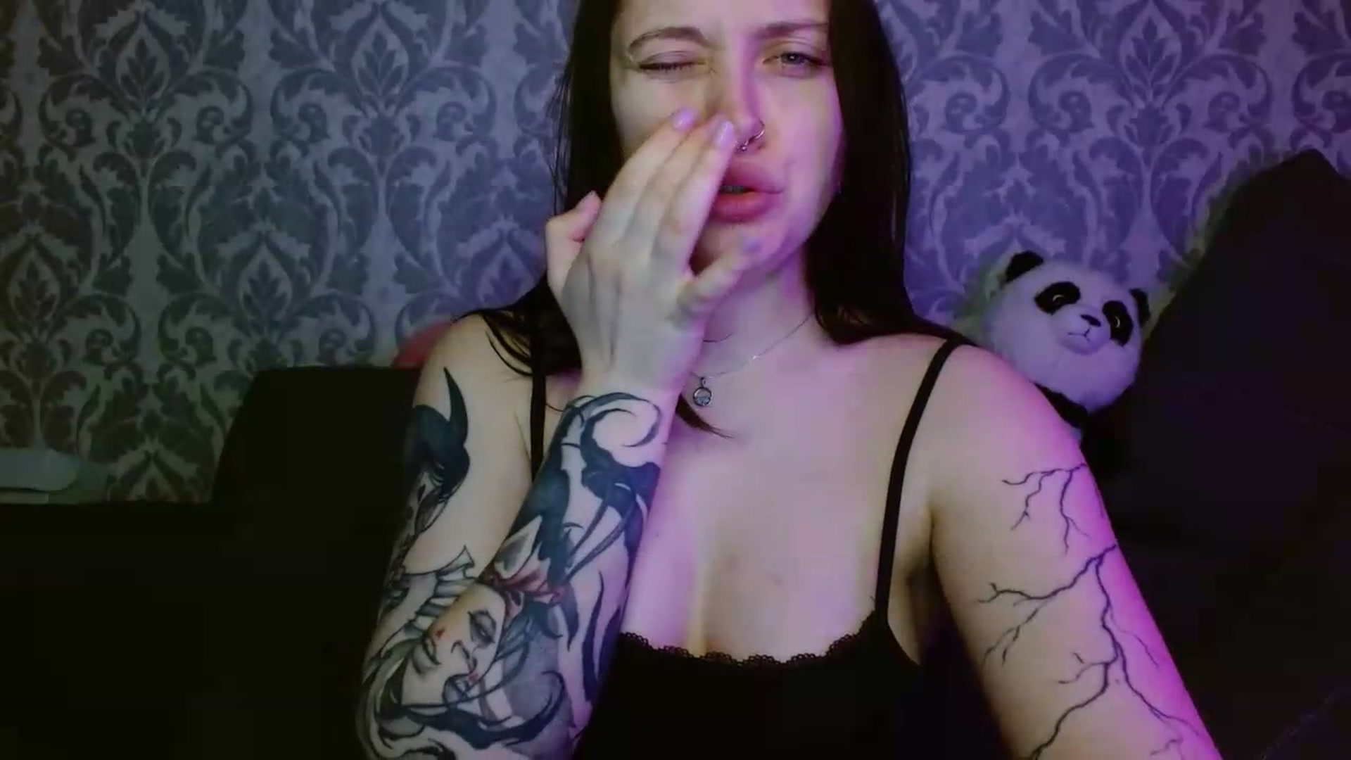 Gallery image thumbnail from AmyWard's myfreecams stream on, 05/15/2026, 12:20 image 19 of 20