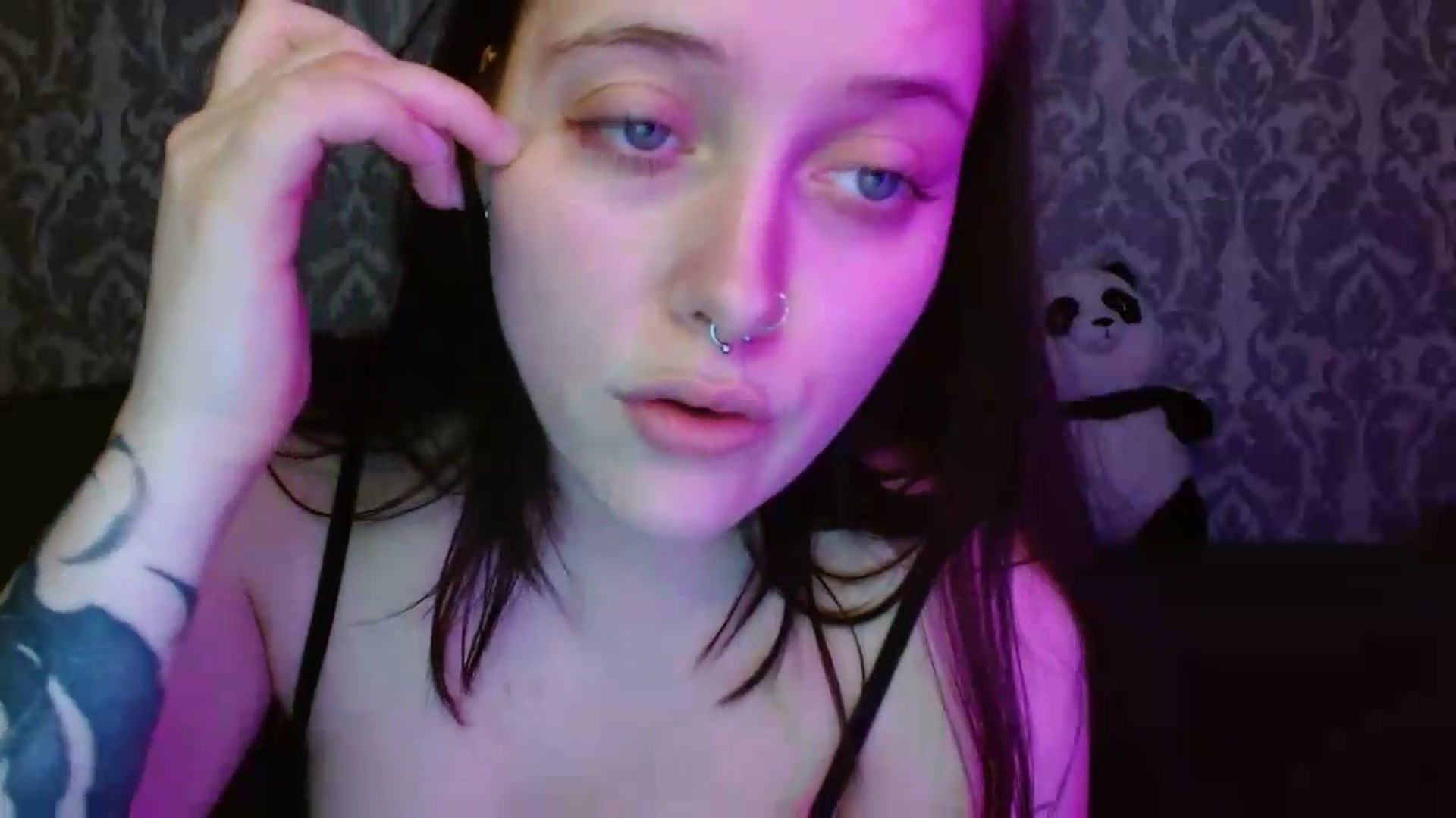 Gallery image thumbnail from AmyWard's myfreecams stream on, 05/17/2026, 15:16 image 6 of 20
