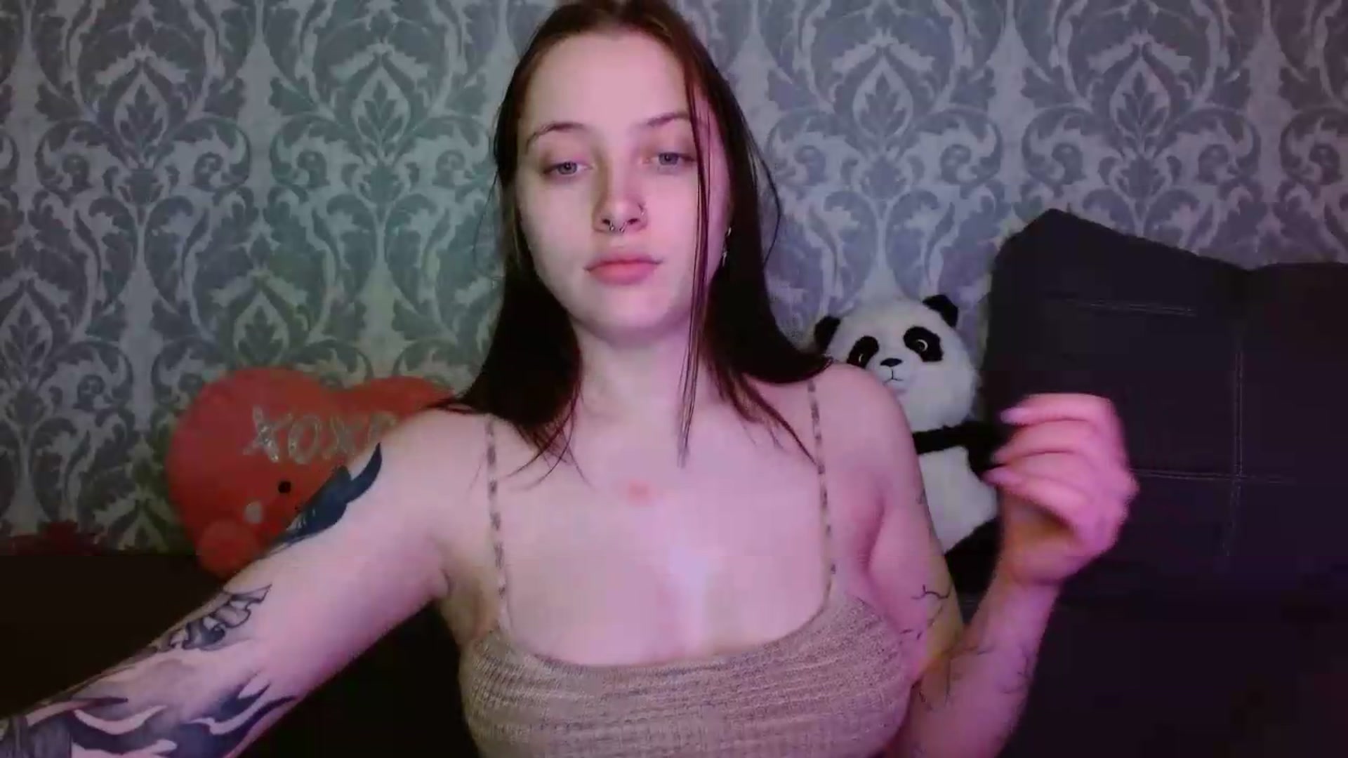 Gallery image thumbnail from AmyWard's myfreecams stream on, 05/18/2026, 12:03 image 16 of 20