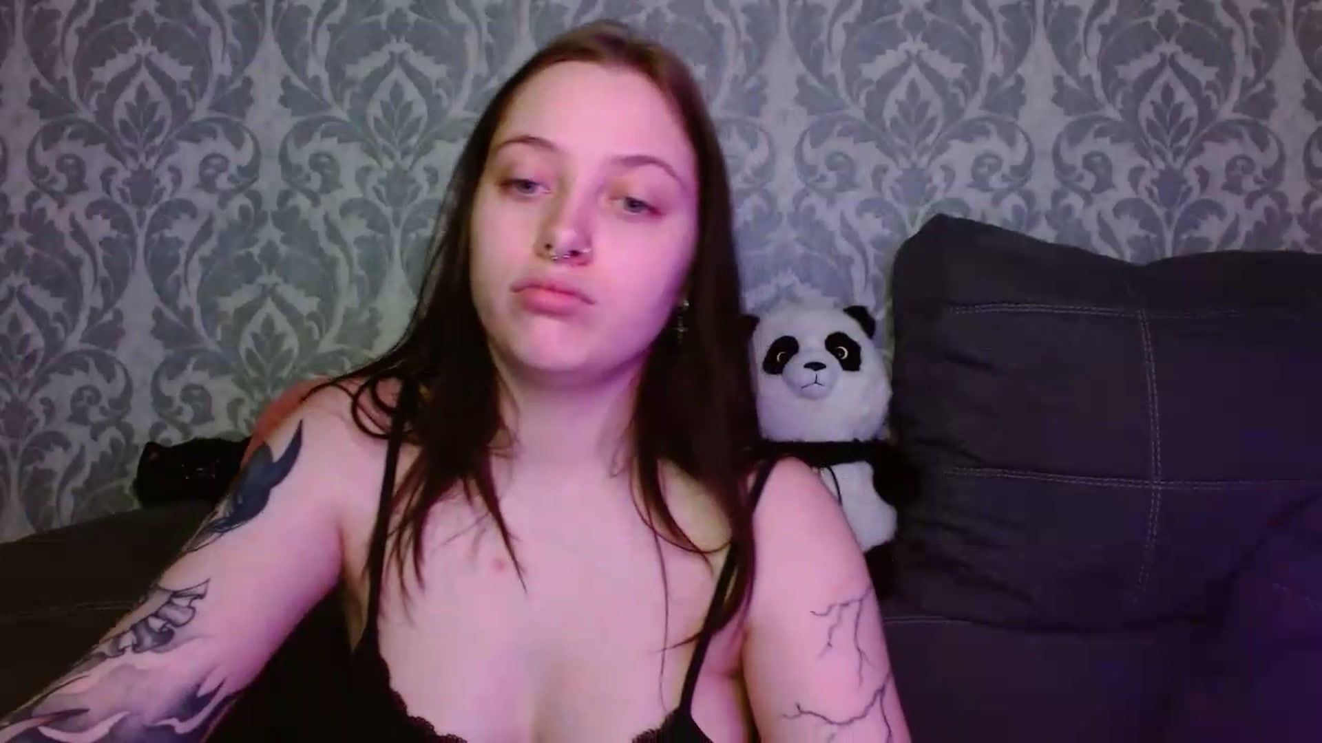 Gallery image thumbnail from AmyWard's myfreecams stream on, 05/19/2026, 11:33 image 16 of 20