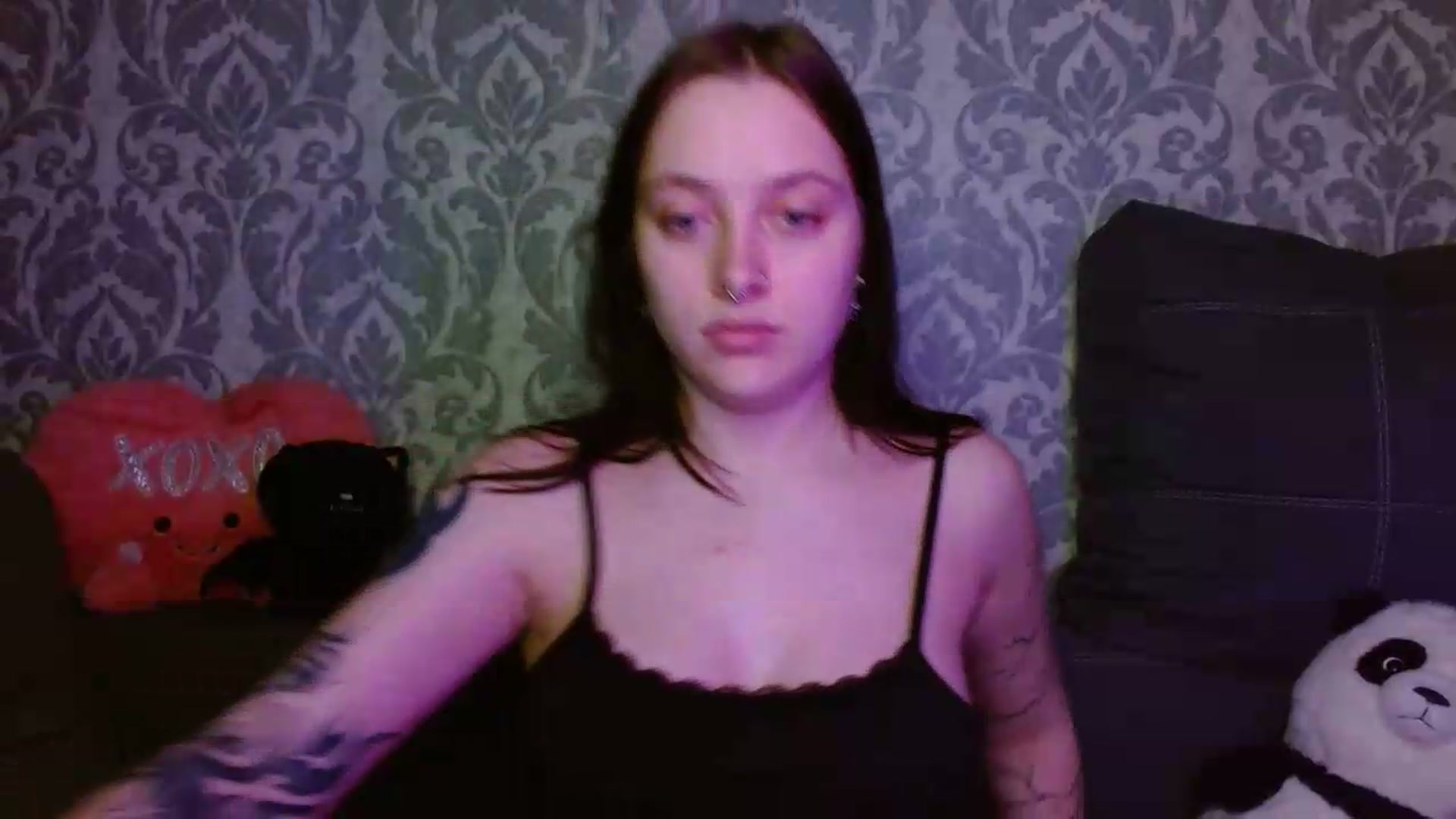 Gallery image thumbnail from AmyWard's myfreecams stream on, 05/19/2026, 14:37 image 4 of 20
