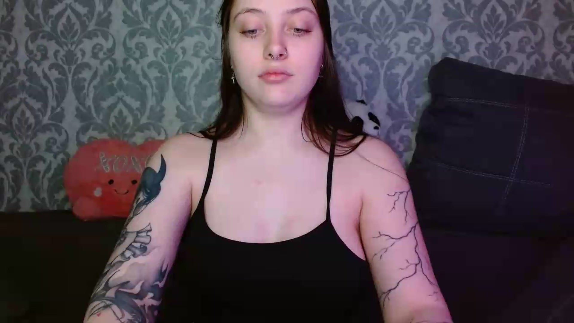 Gallery image thumbnail from AmyWard's myfreecams stream on, 05/21/2026, 12:18 image 17 of 20