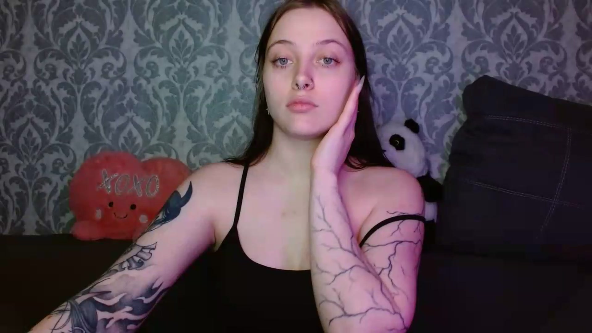 Gallery image thumbnail from AmyWard's myfreecams stream on, 05/21/2026, 14:20 image 16 of 20