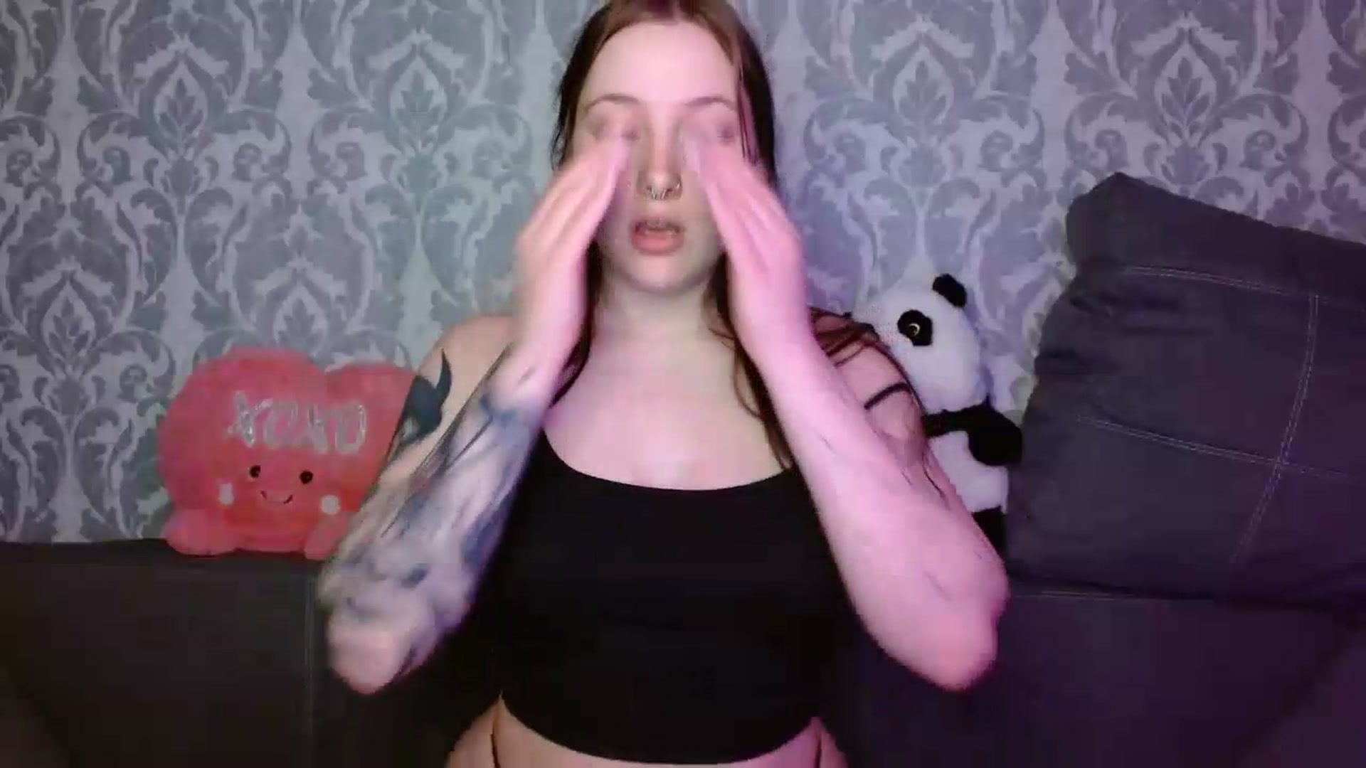 Gallery image thumbnail from AmyWard's myfreecams stream on, 05/21/2026, 14:20 image 11 of 20