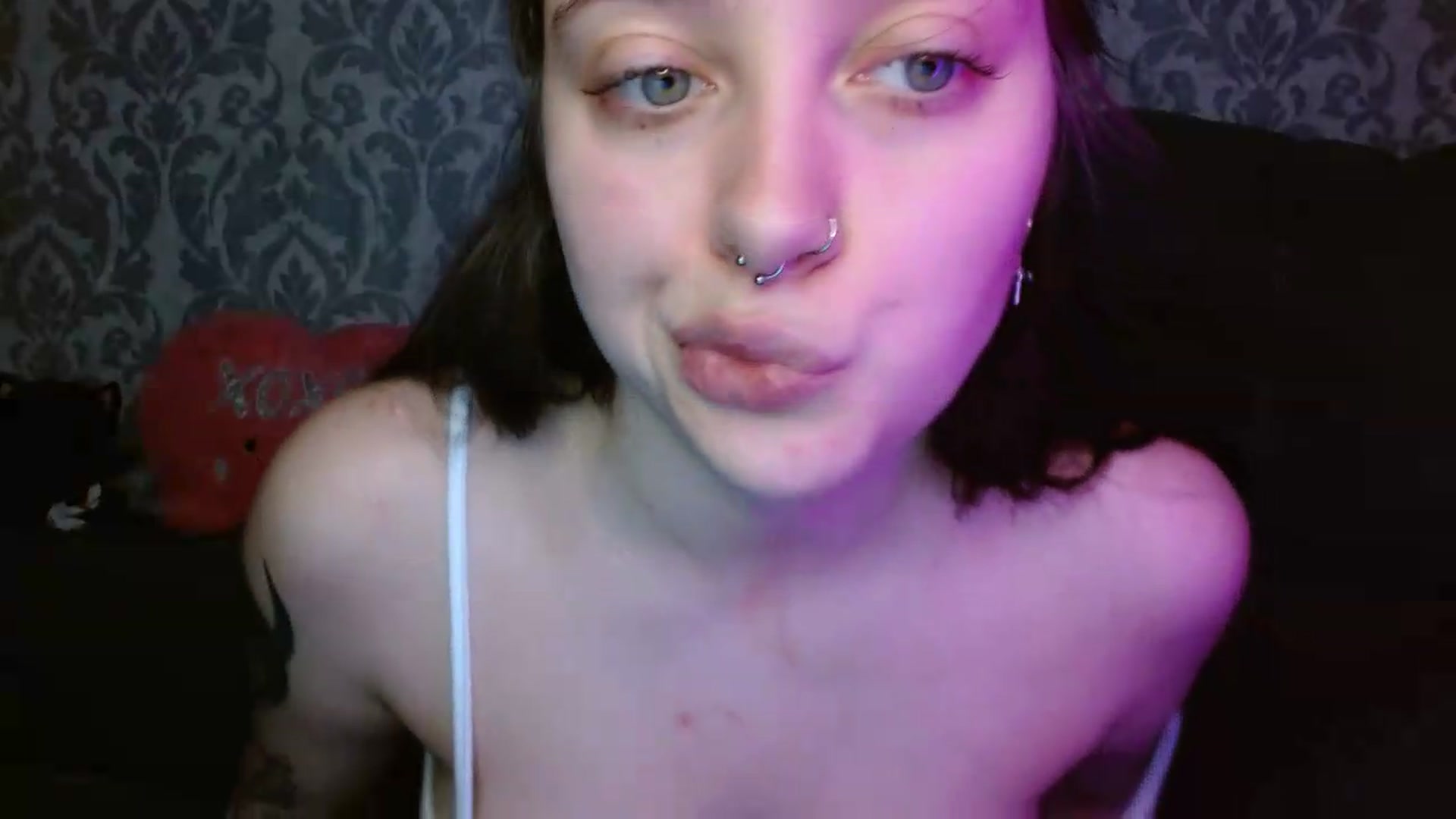 Gallery image thumbnail from AmyWard's myfreecams stream on, 05/22/2026, 13:07 image 2 of 20