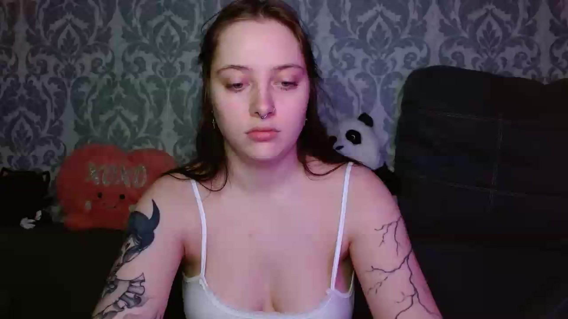 Gallery image thumbnail from AmyWard's myfreecams stream on, 05/22/2026, 14:19 image 1 of 20