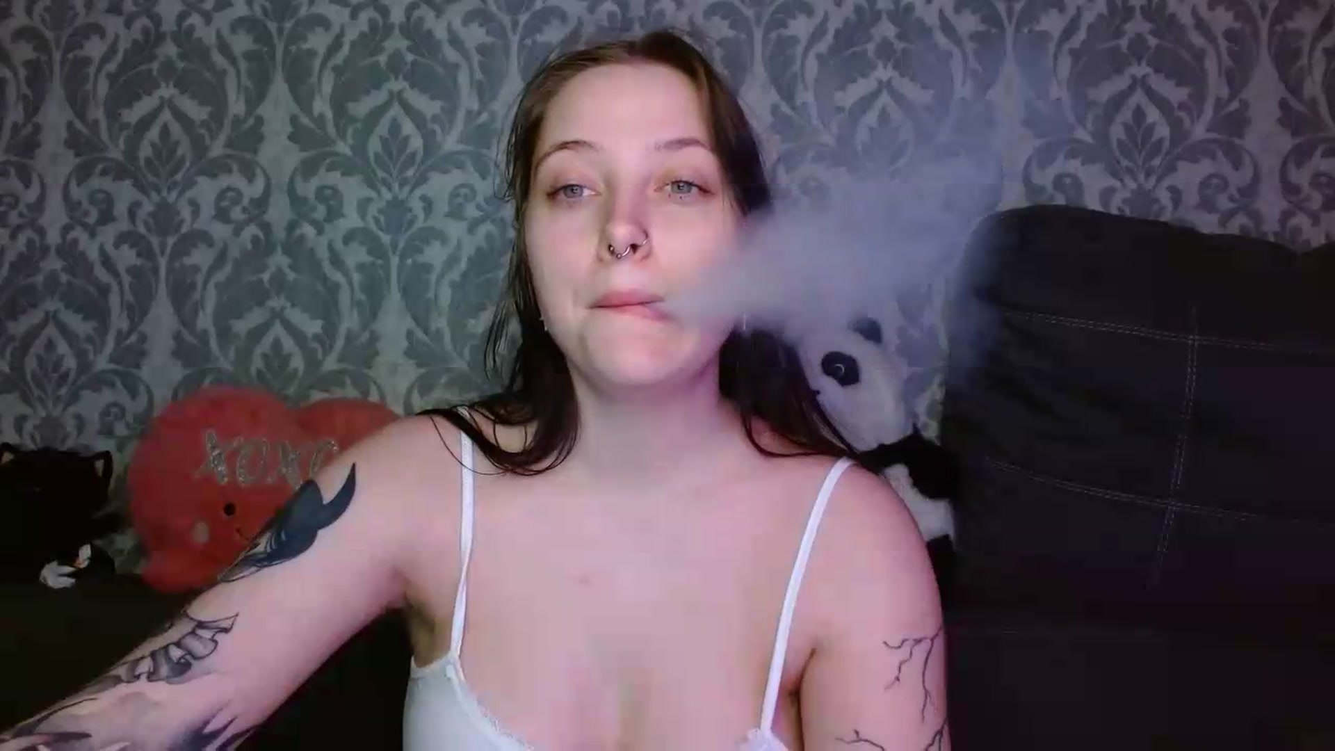 Gallery image thumbnail from AmyWard's myfreecams stream on, 05/22/2026, 15:55 image 9 of 20
