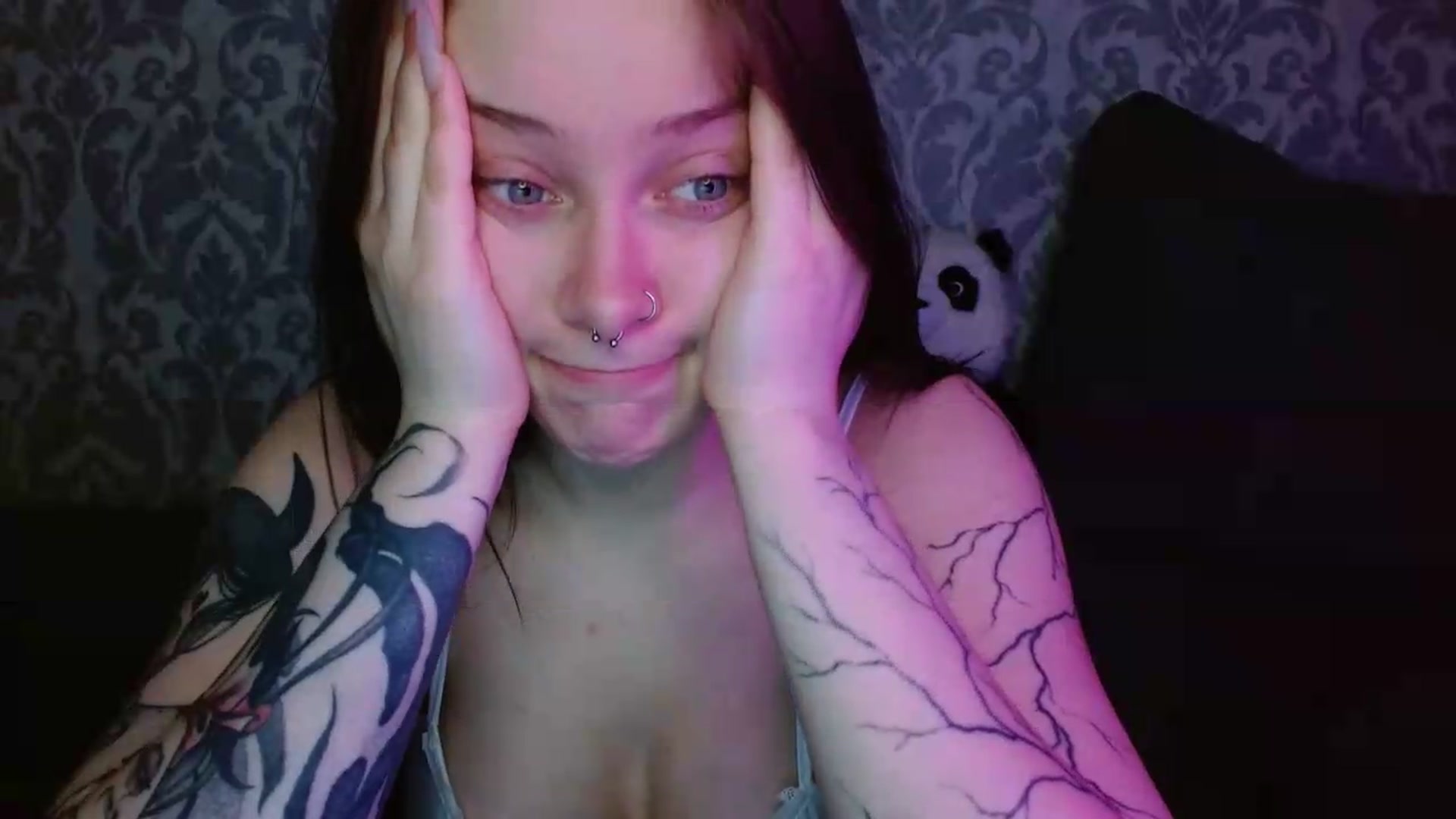 Gallery image thumbnail from AmyWard's myfreecams stream on, 05/25/2026, 12:40 image 19 of 20