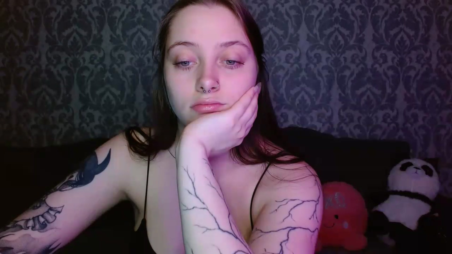 Gallery image thumbnail from AmyWard's myfreecams stream on, 05/31/2026, 15:10 image 12 of 20