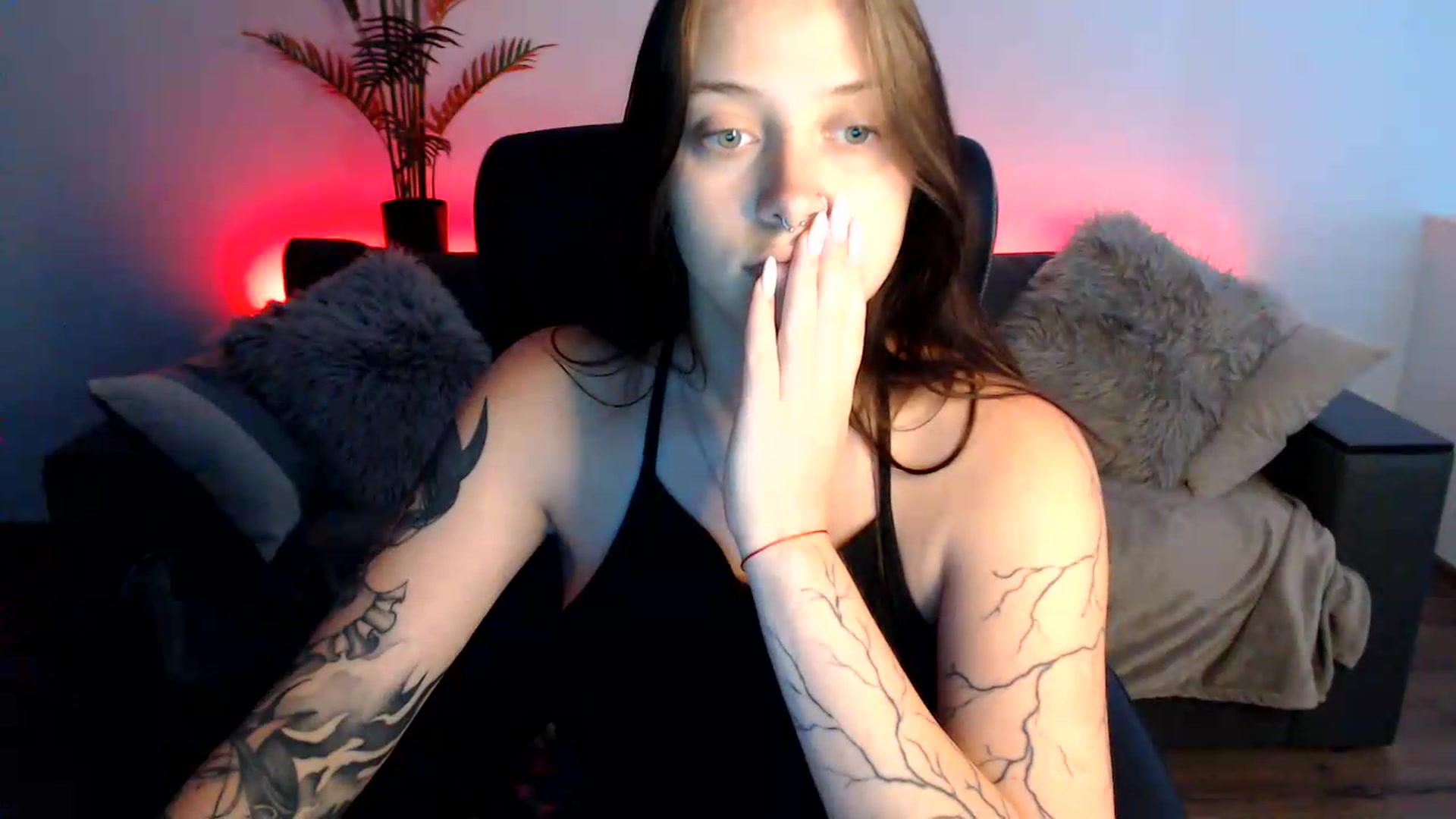 Gallery image thumbnail from AmyWard's myfreecams stream on, 07/07/2026, 10:27 image 16 of 20