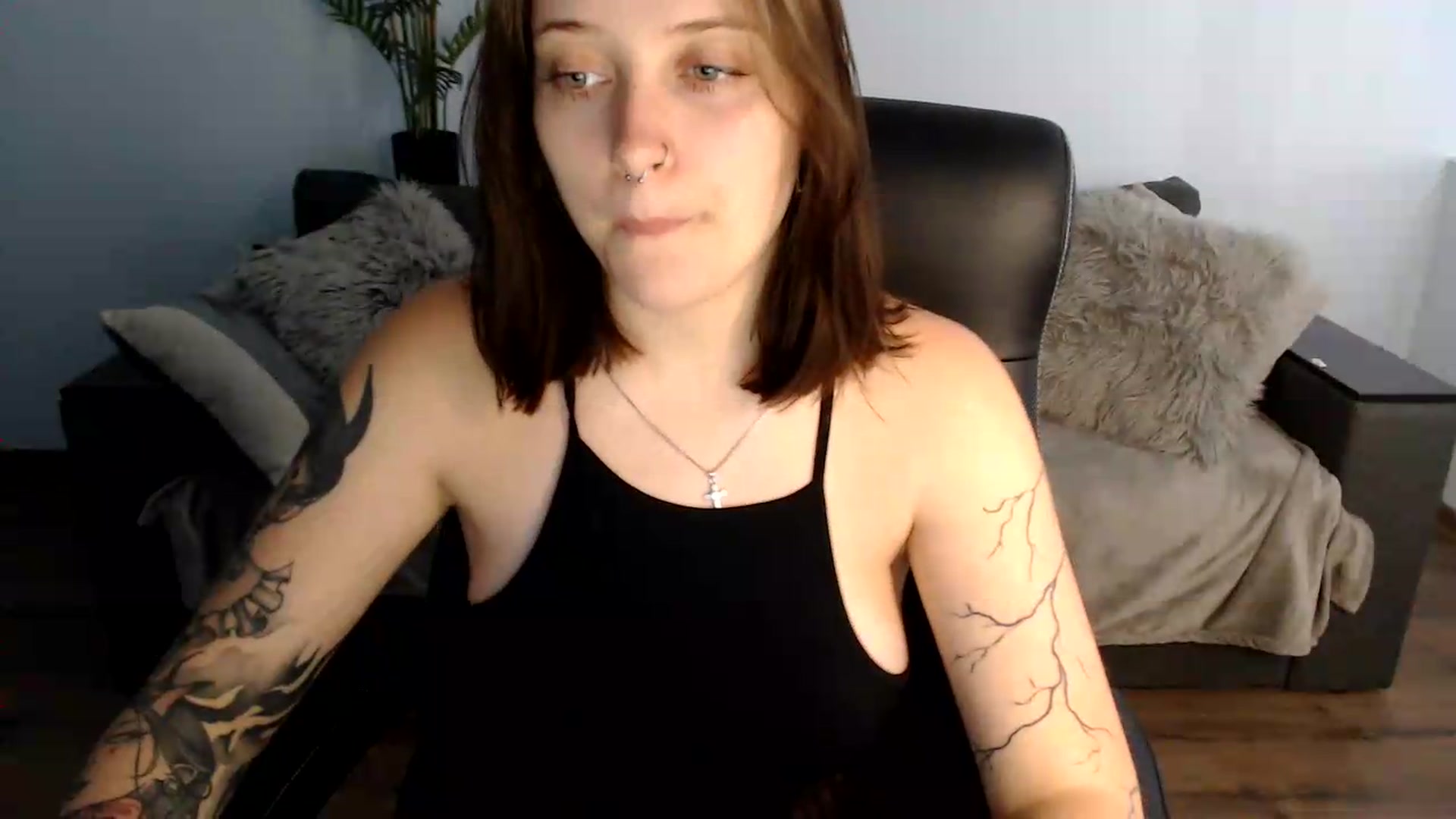 Gallery image thumbnail from AmyWard's myfreecams stream on, 07/17/2026, 12:11 image 4 of 20