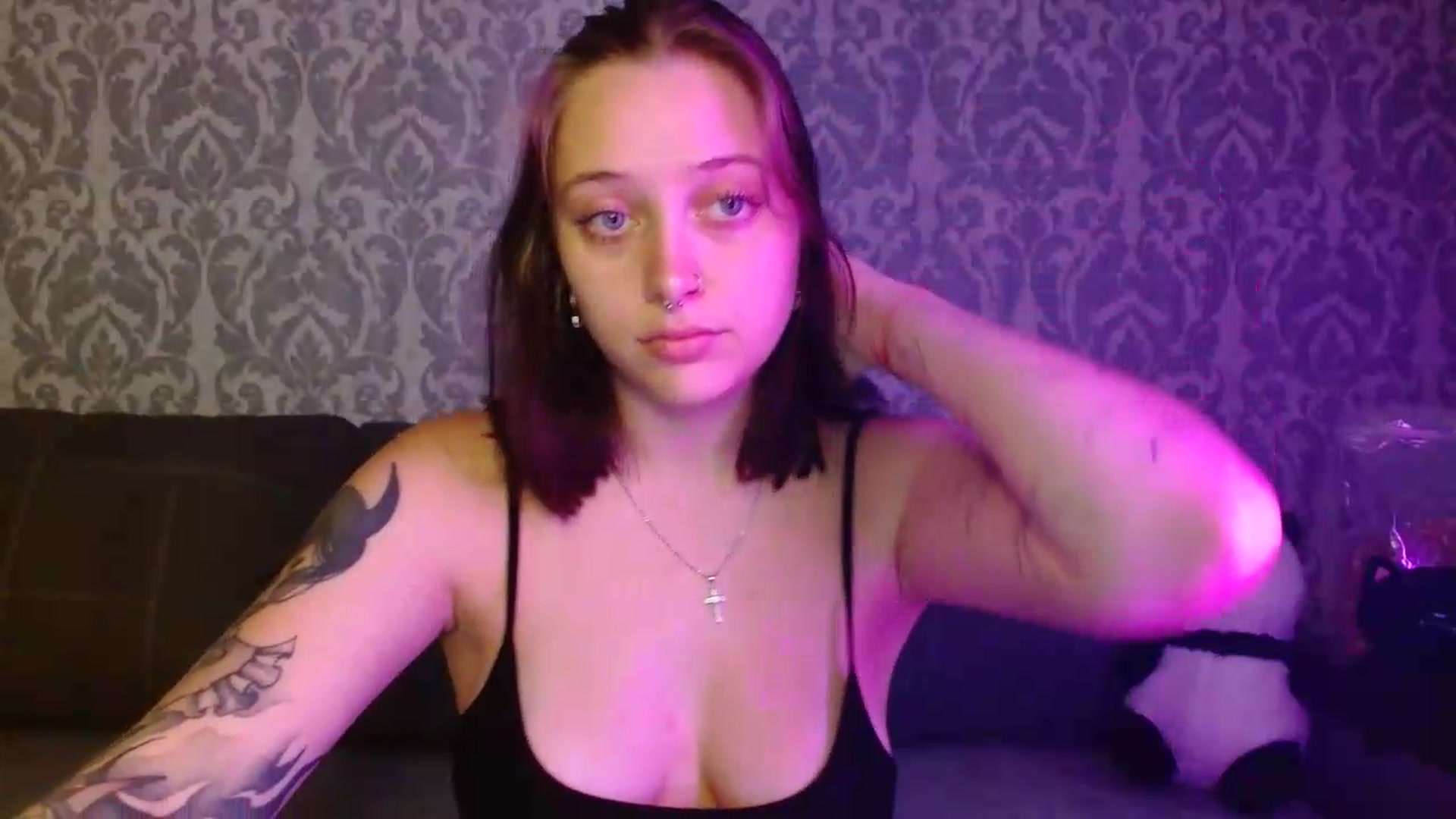 Gallery image thumbnail from AmyWard's myfreecams stream on, 07/19/2026, 10:39 image 17 of 20