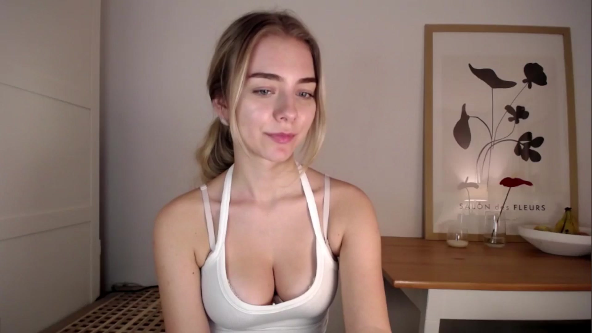 Gallery image thumbnail from Amy_4_U's myfreecams stream on, 10/06/2025, 19:31 image 13 of 20